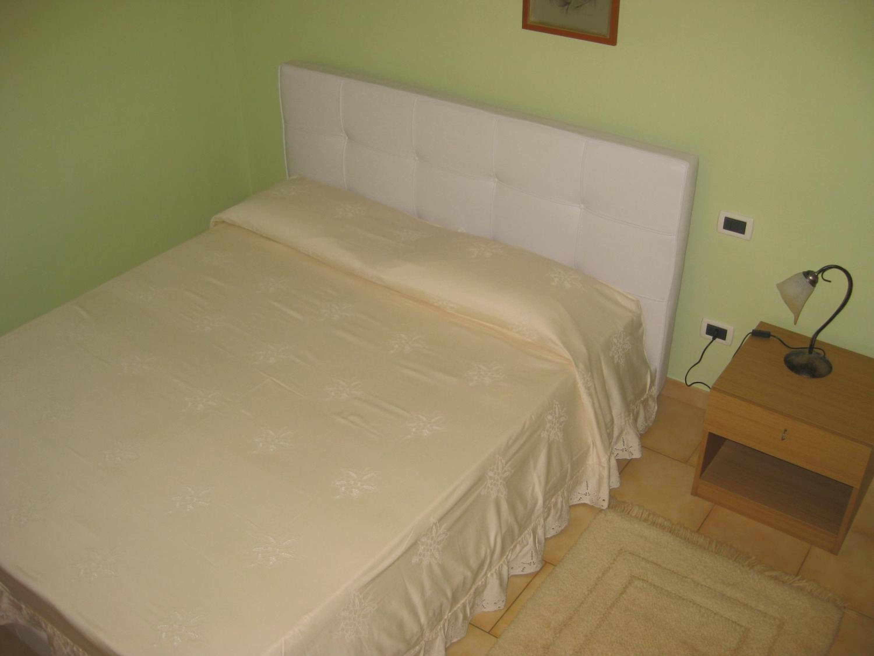 Double Room - Photo 10