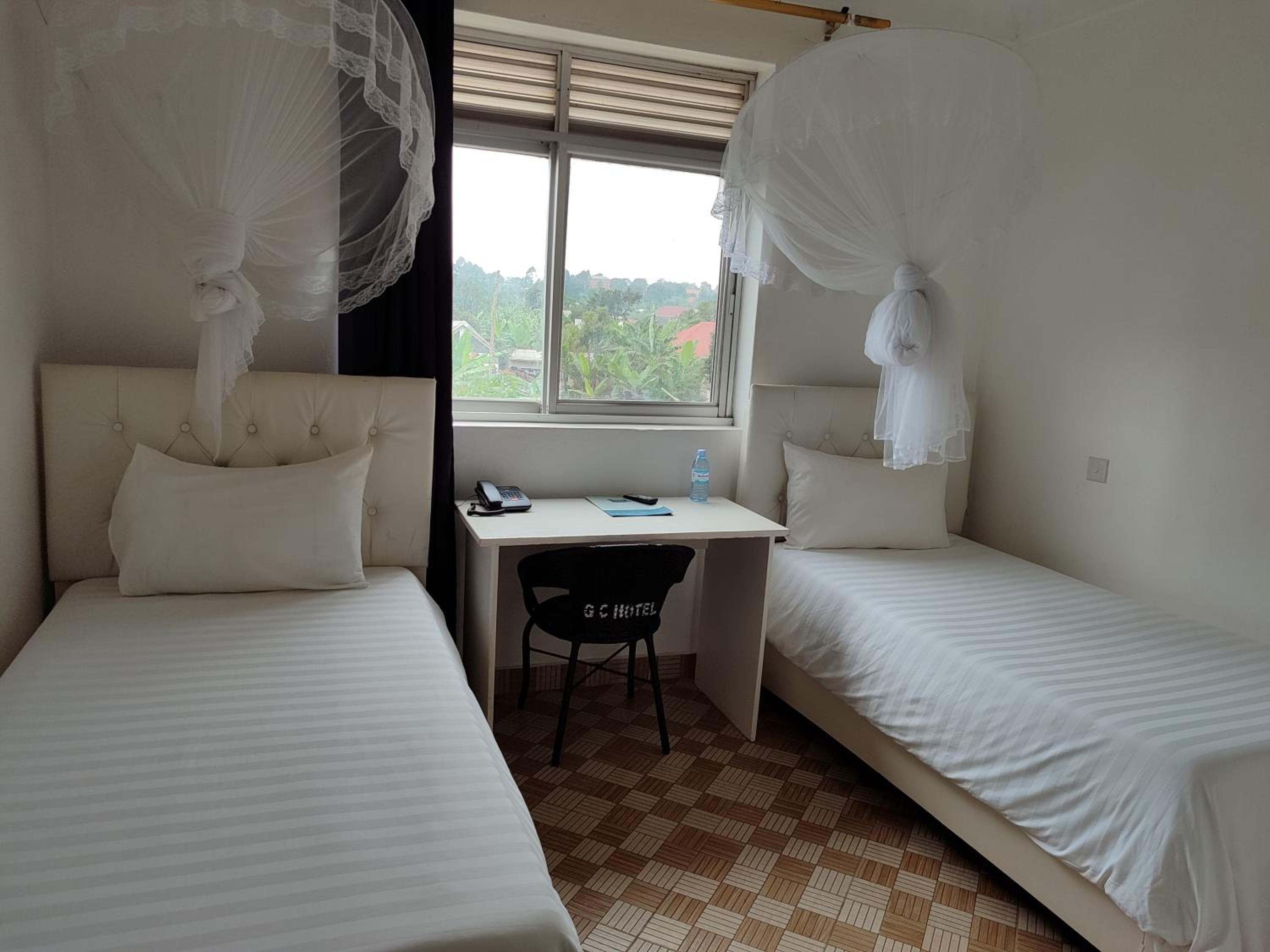 Budget Twin Room photo 2