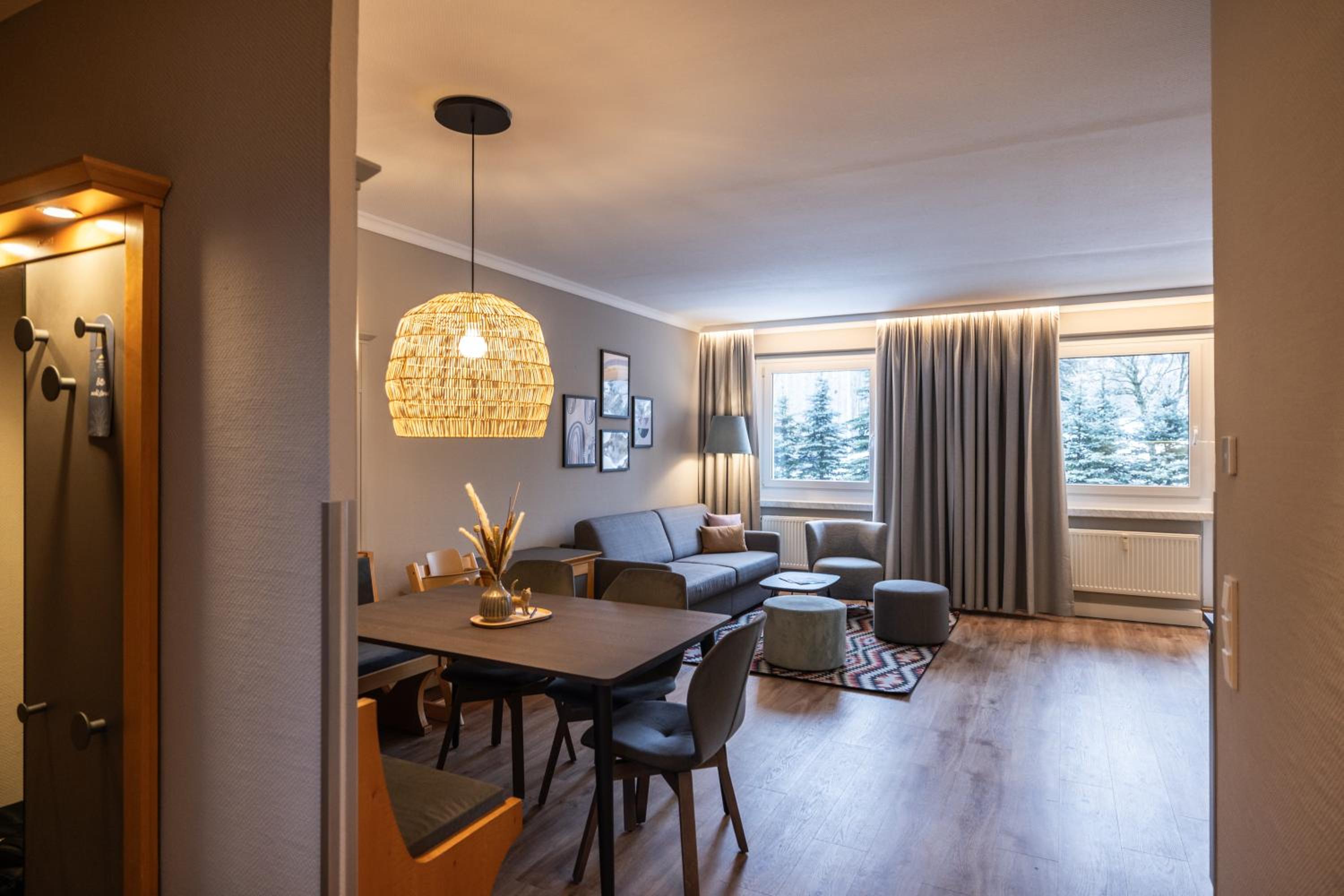 Family Suite with Balcony - Photo 1
