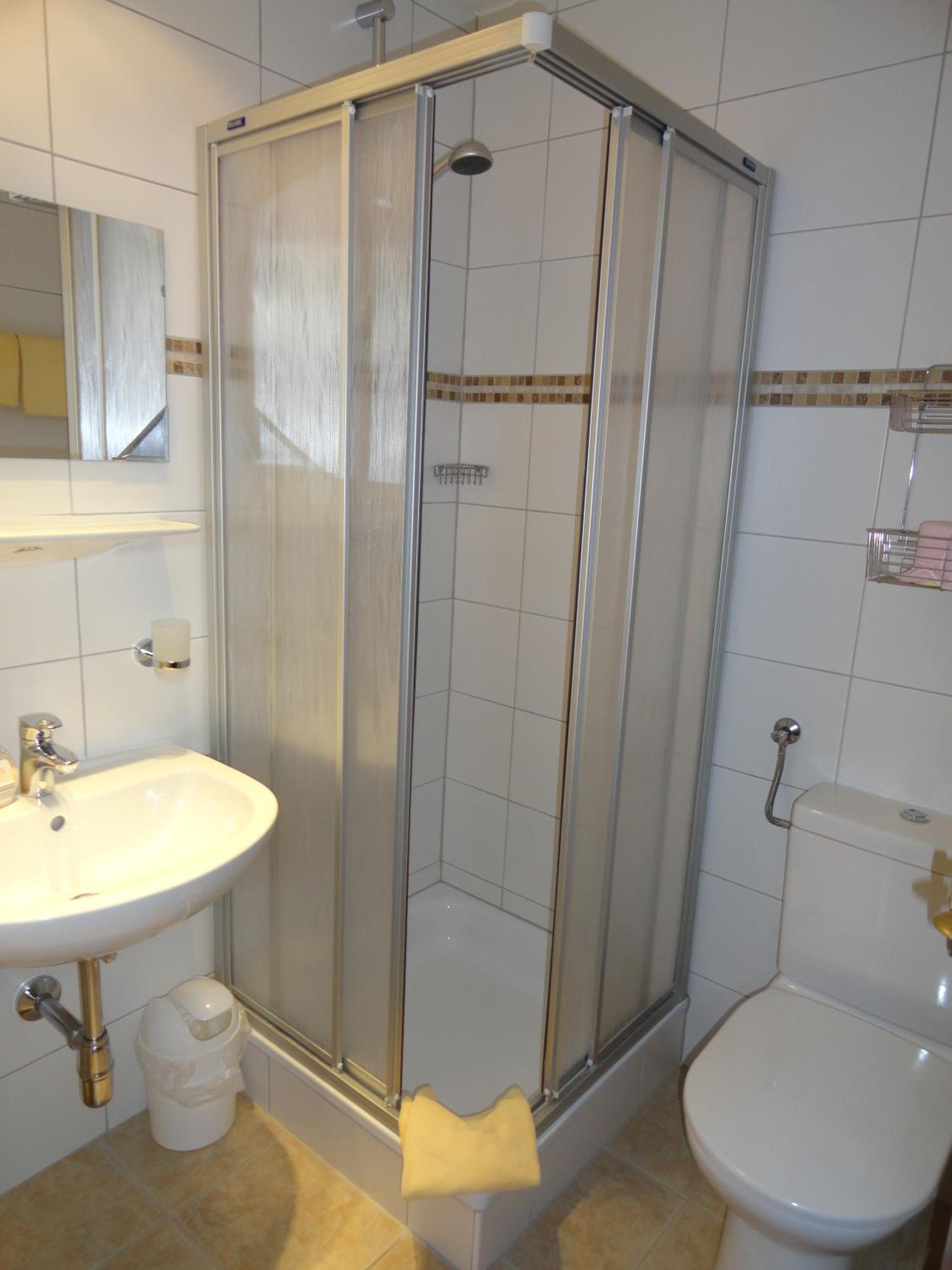 Double Room with Balcony - Photo 5