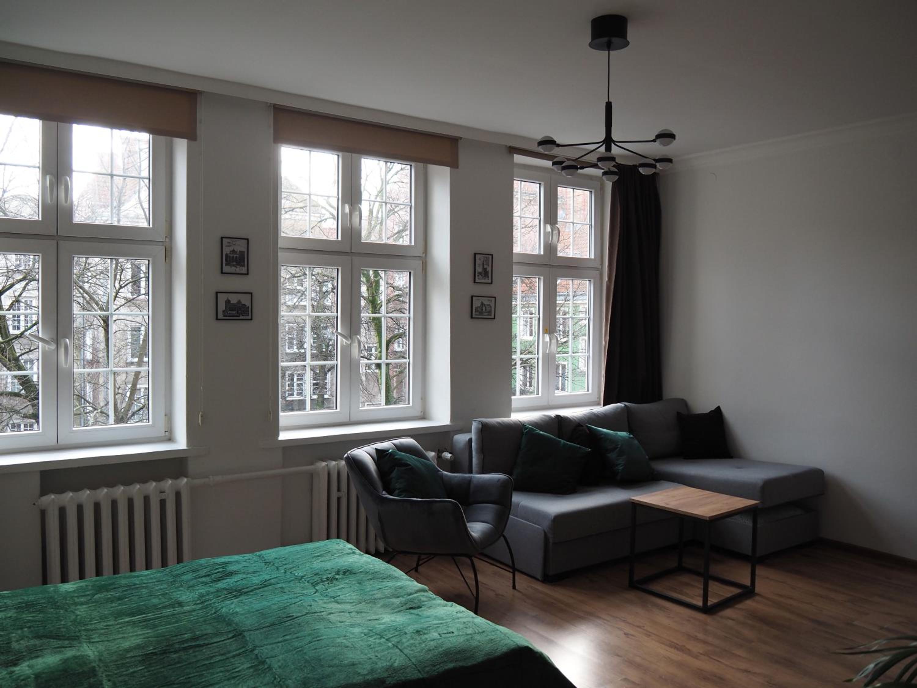 Studio - 25/27 Złotników Street