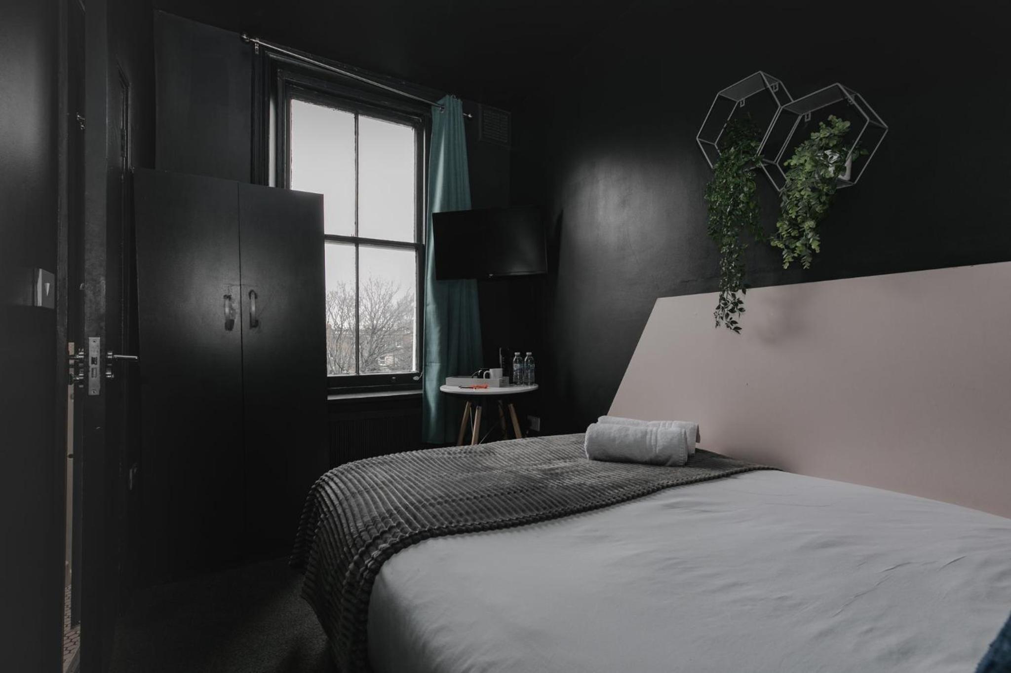 Double Room with Private Bathroom photo 3