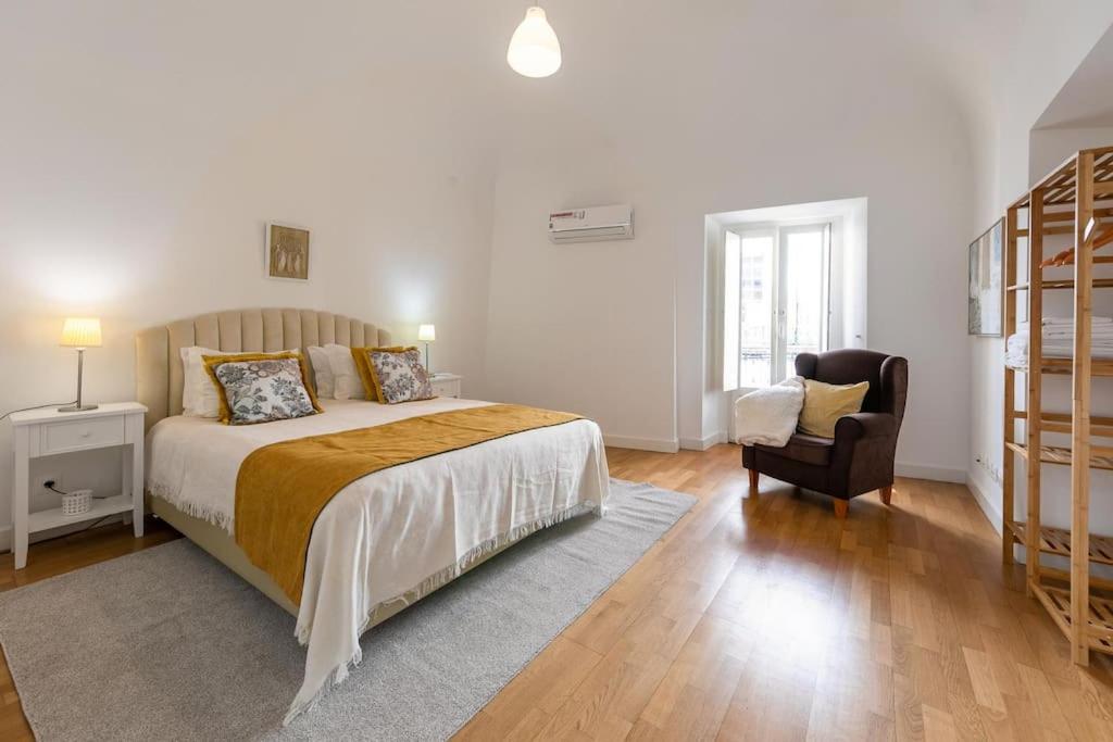 Villa - Photo 1