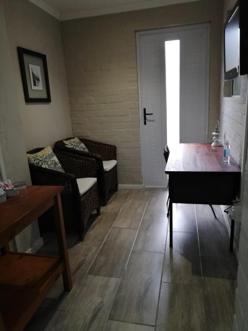 Budget Double Room photo 2