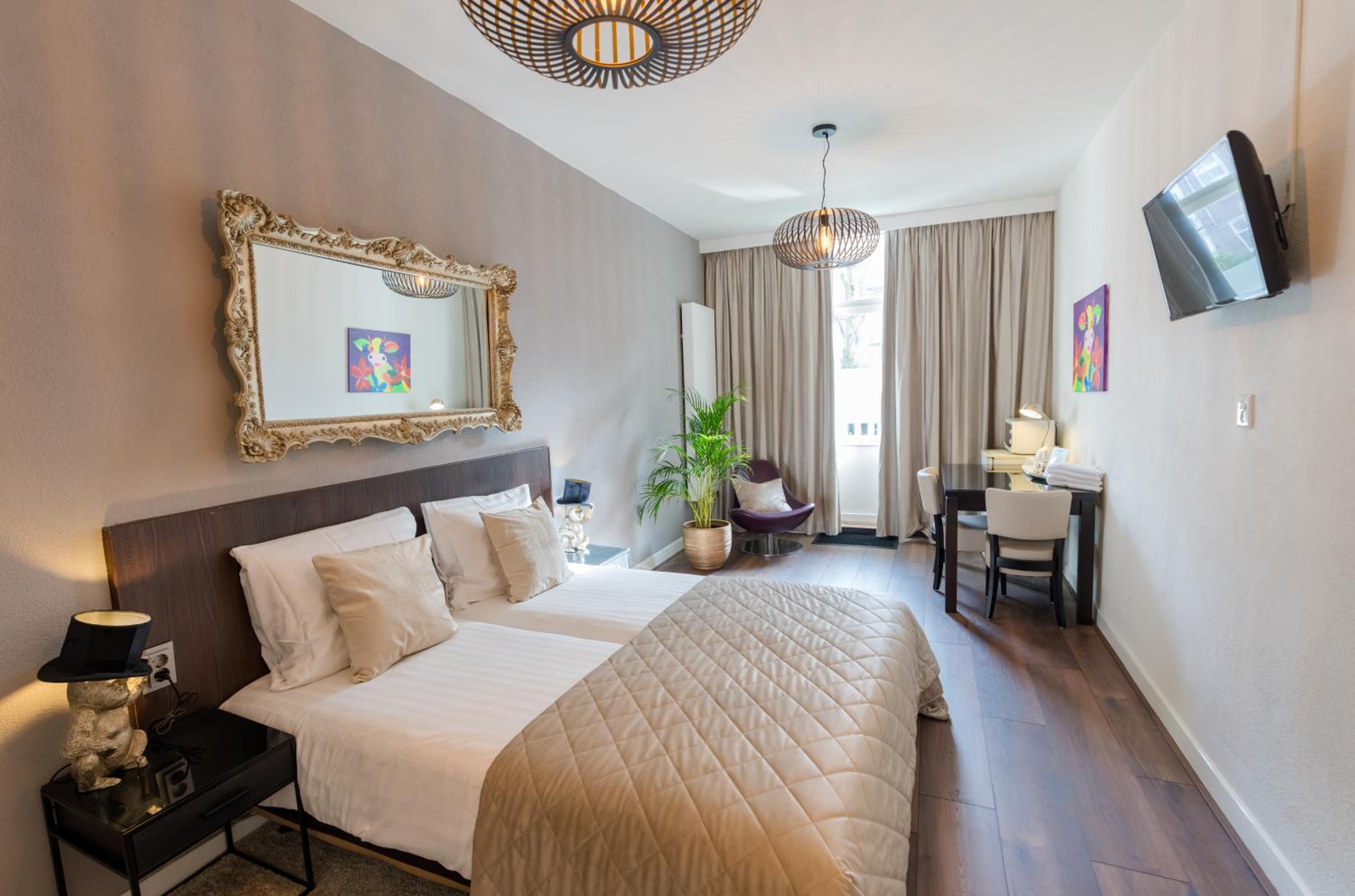 Double Room with Private Bathroom - Photo 1
