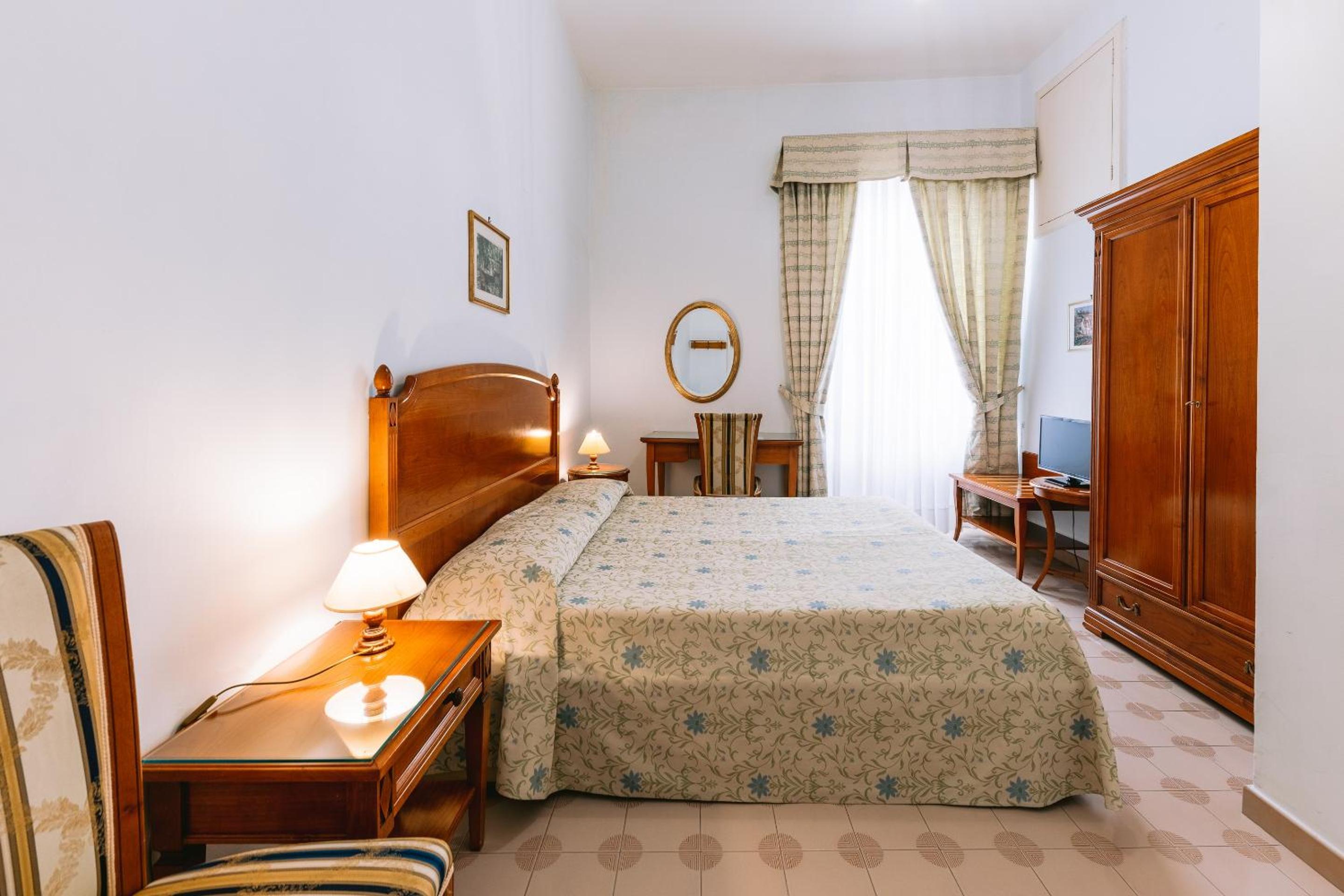 Double Room - Photo 1
