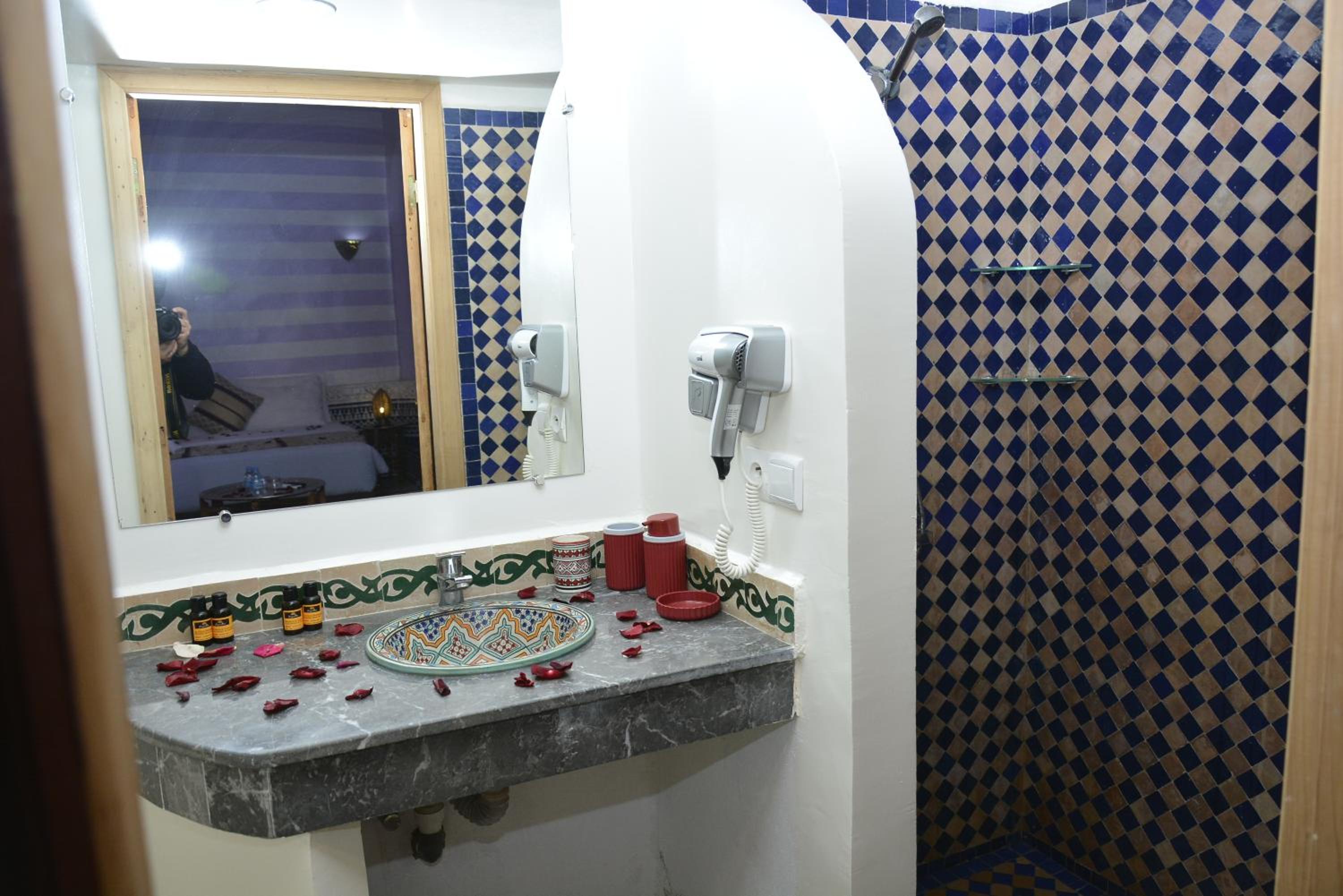 Deluxe Family Suite photo 3