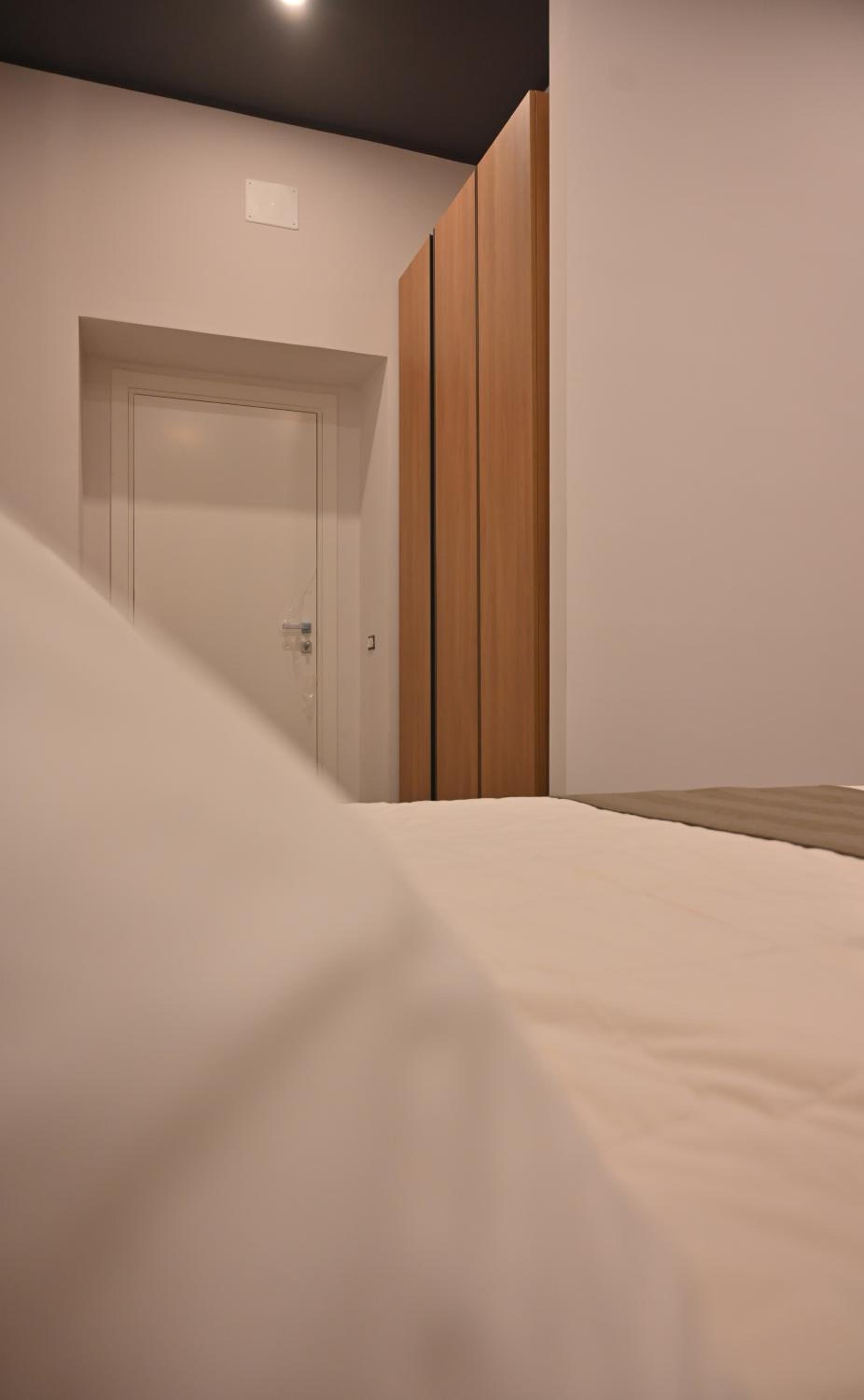 Double or Twin Room - Photo 6