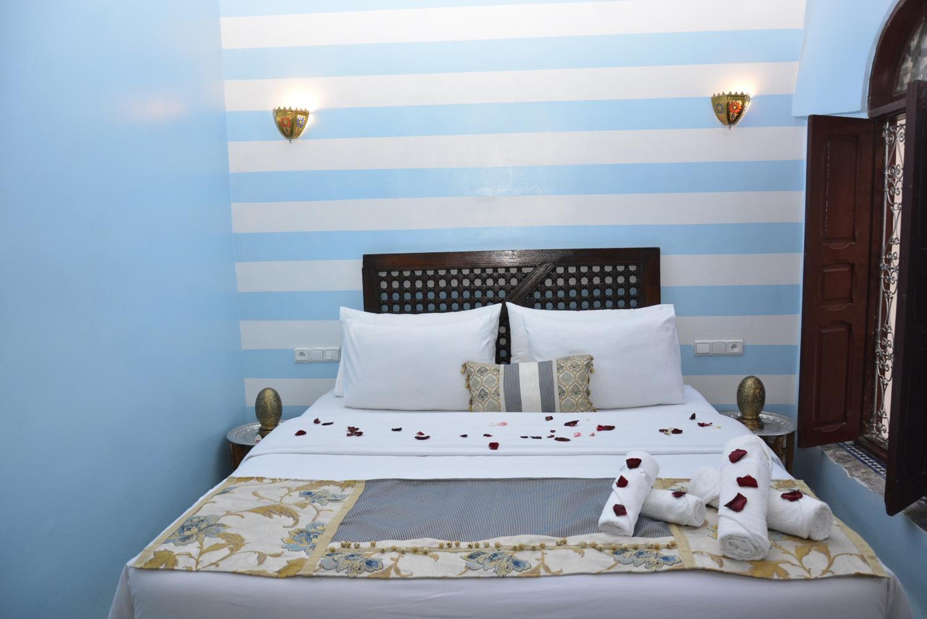 Deluxe Double Room - Photo 7
