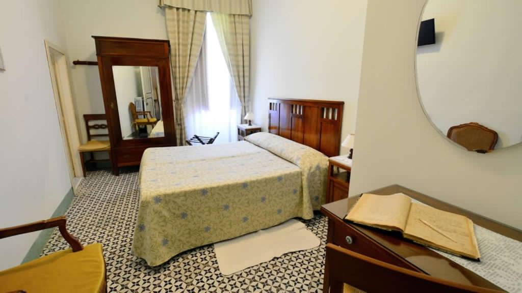 Standard Double Room - Photo 1