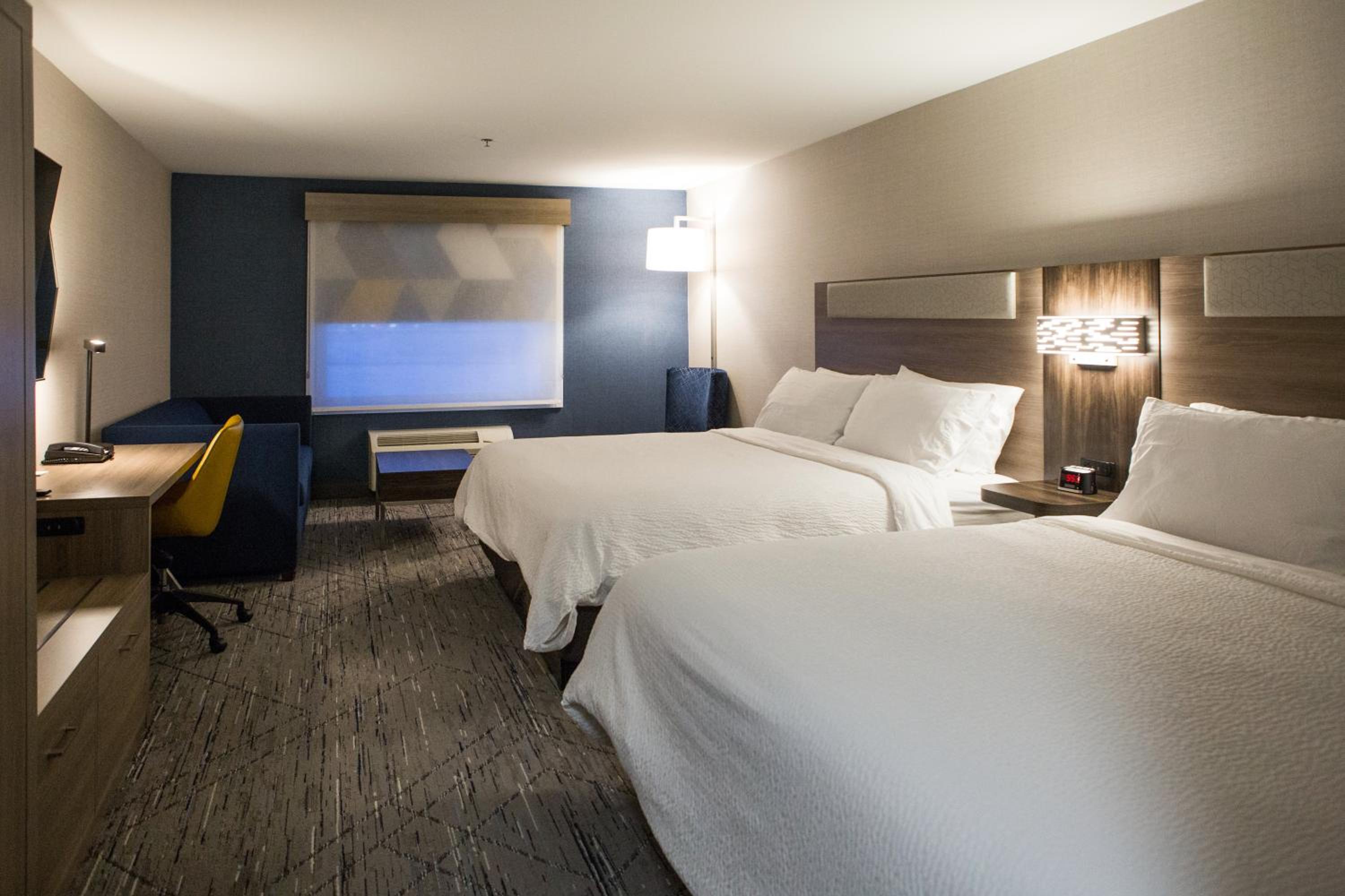 King Suite with Two King Beds and Sofa Bed  photo 1