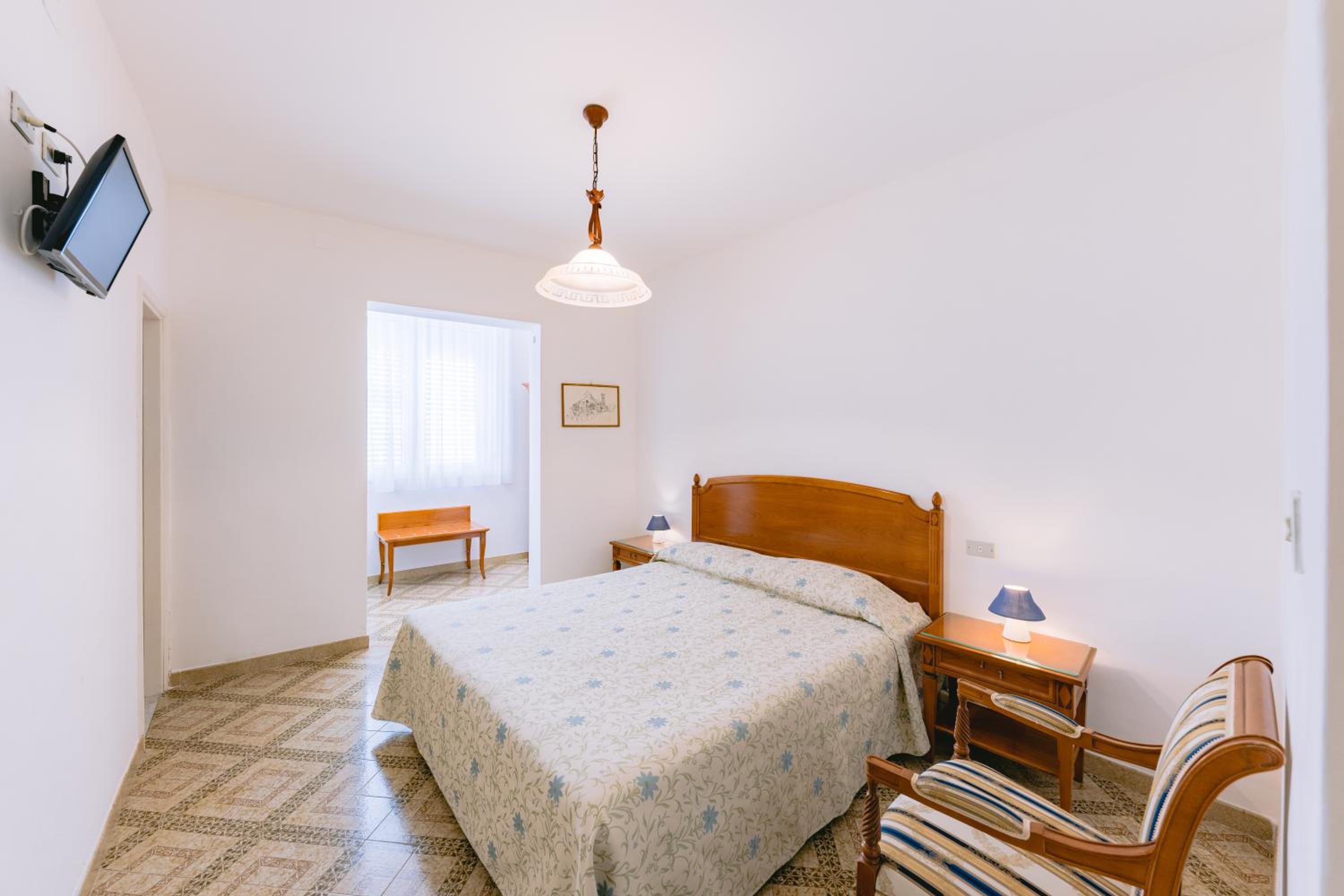 Double Room - Photo 2