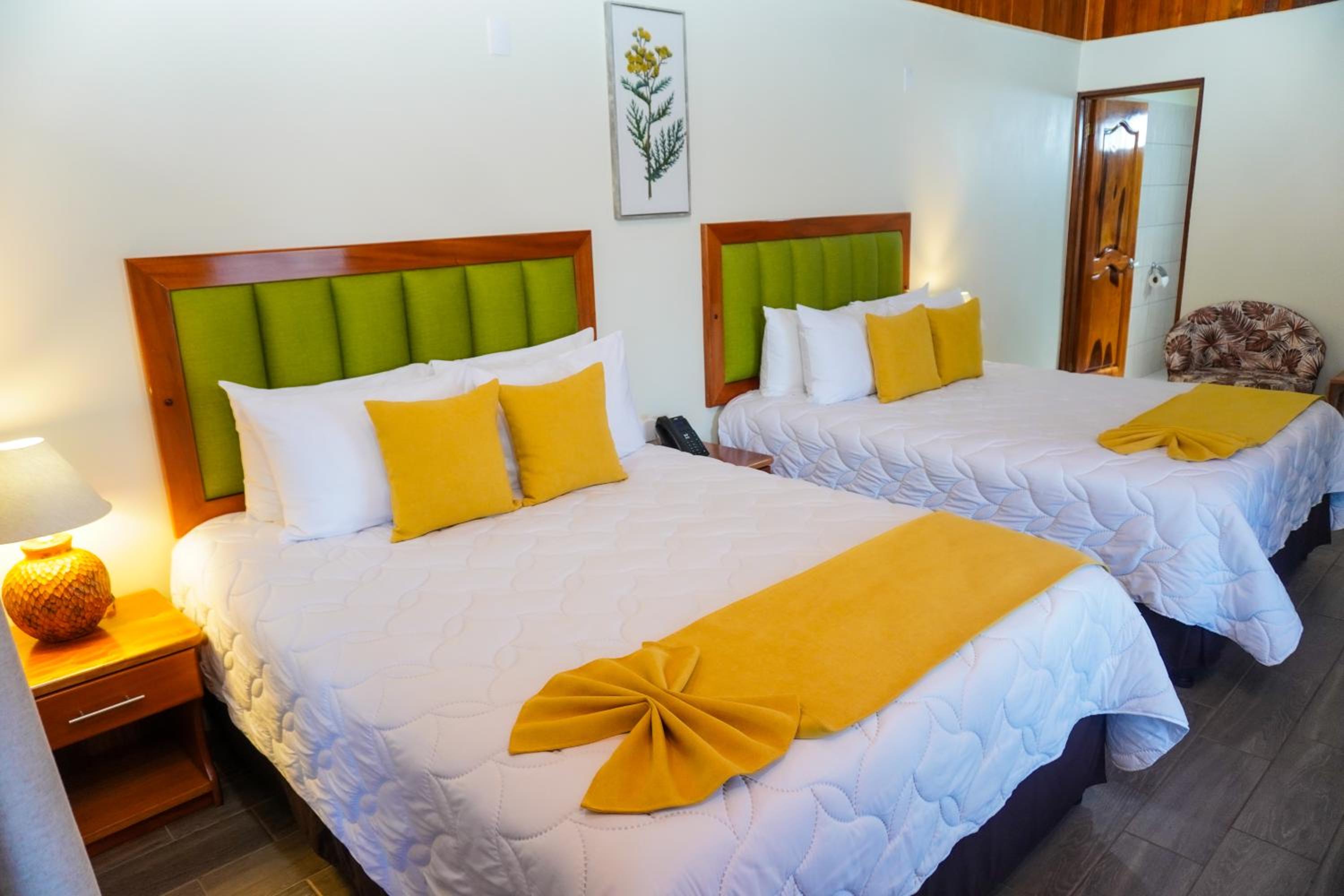 Guaria 2 Queen Bed