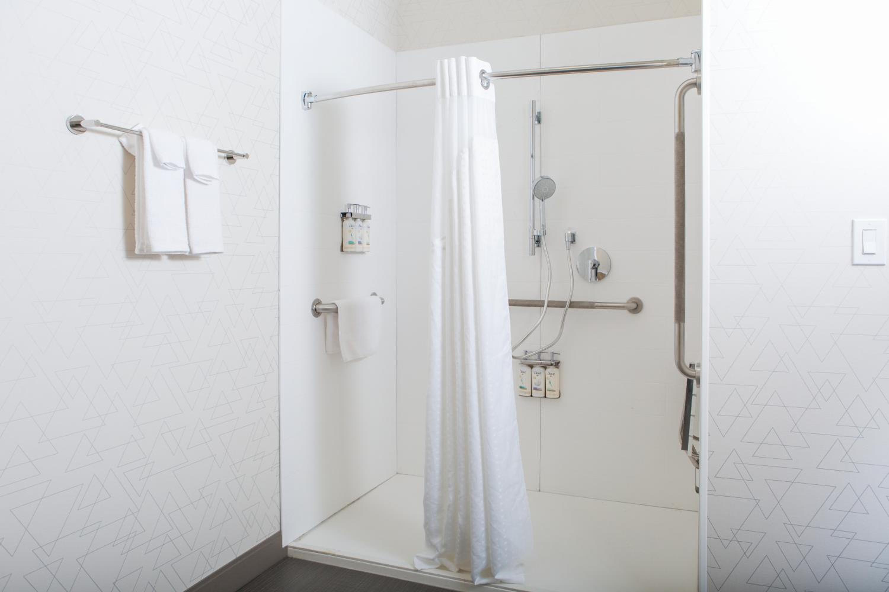 Standard King Room with Mobility Accessible Roll-In Shower photo 2