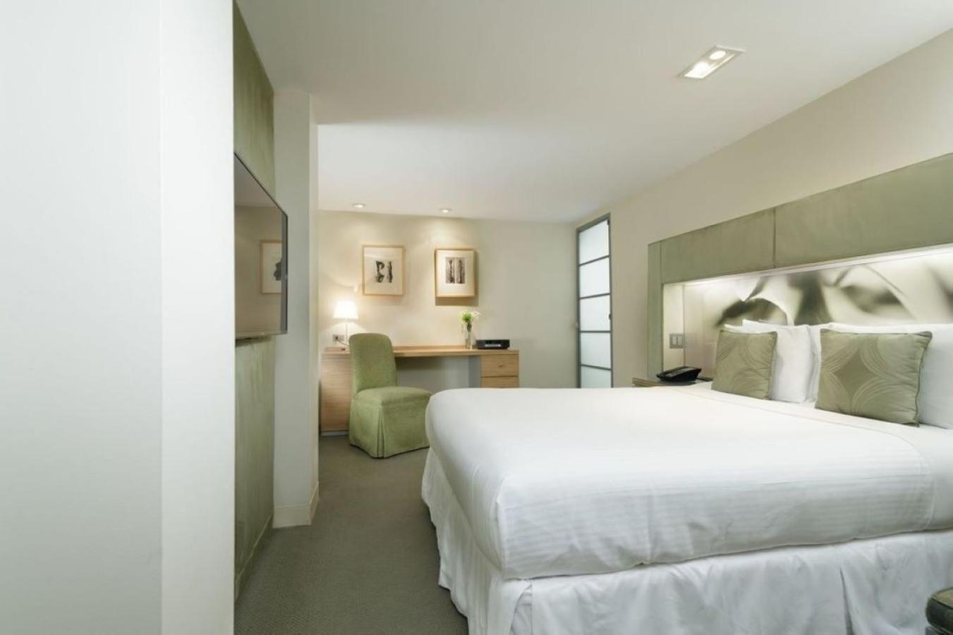 Standard Queen Room photo 1