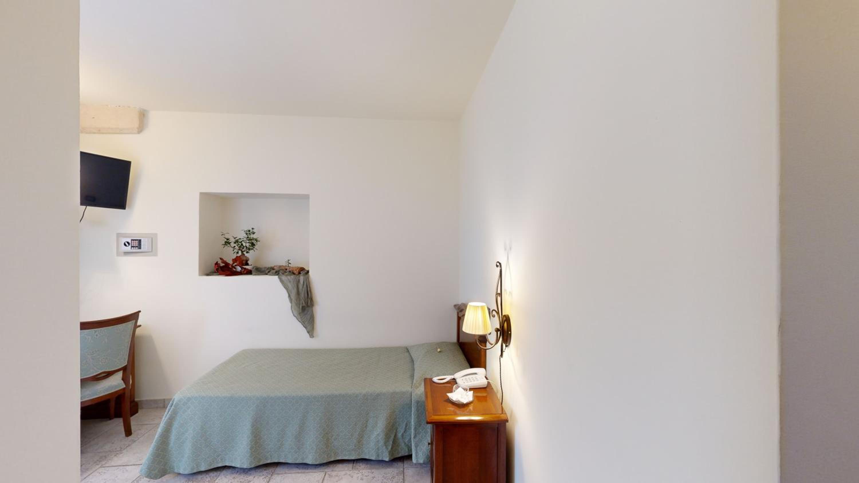 Single Room photo 2