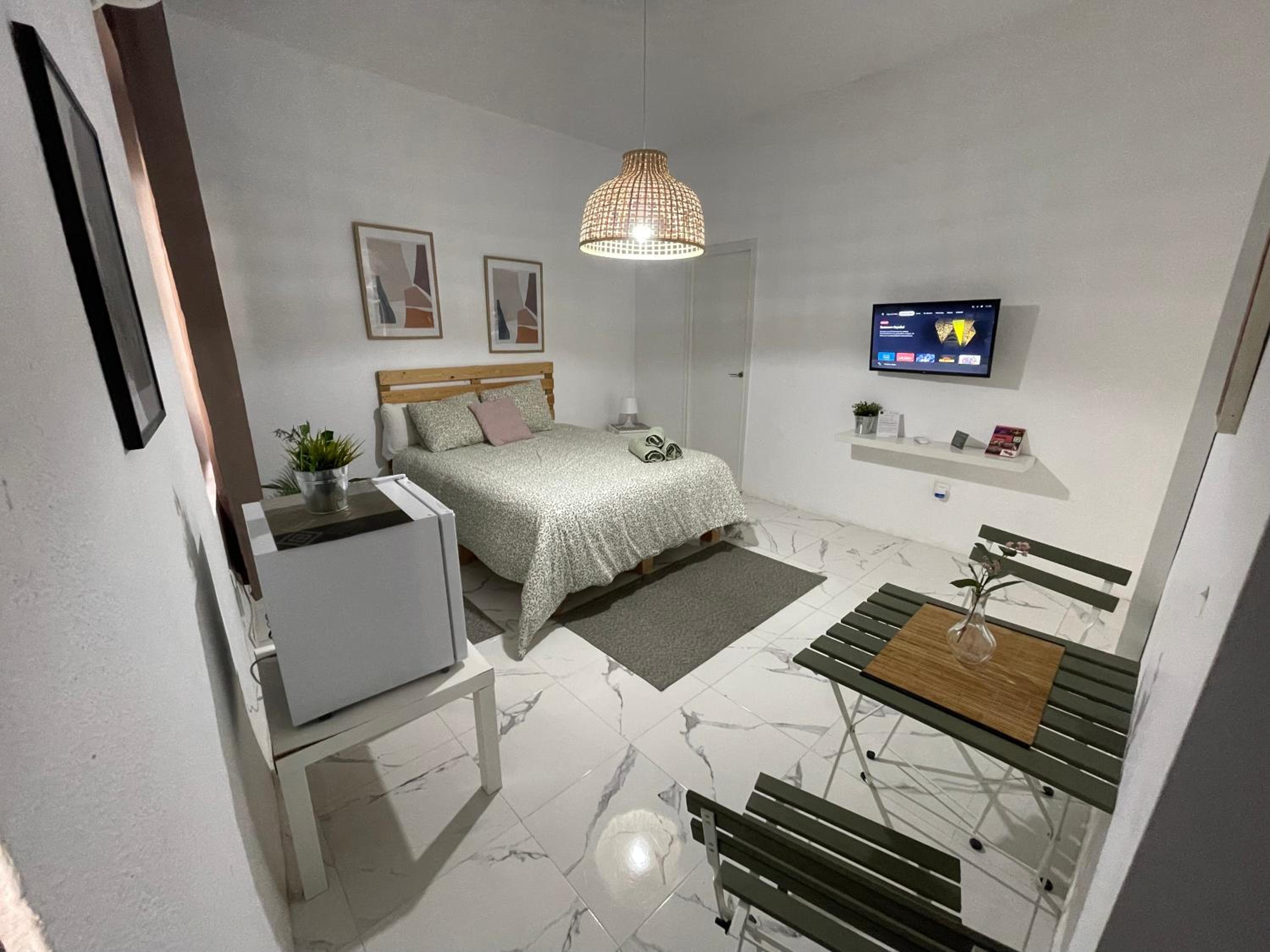 Large Double Room photo 2