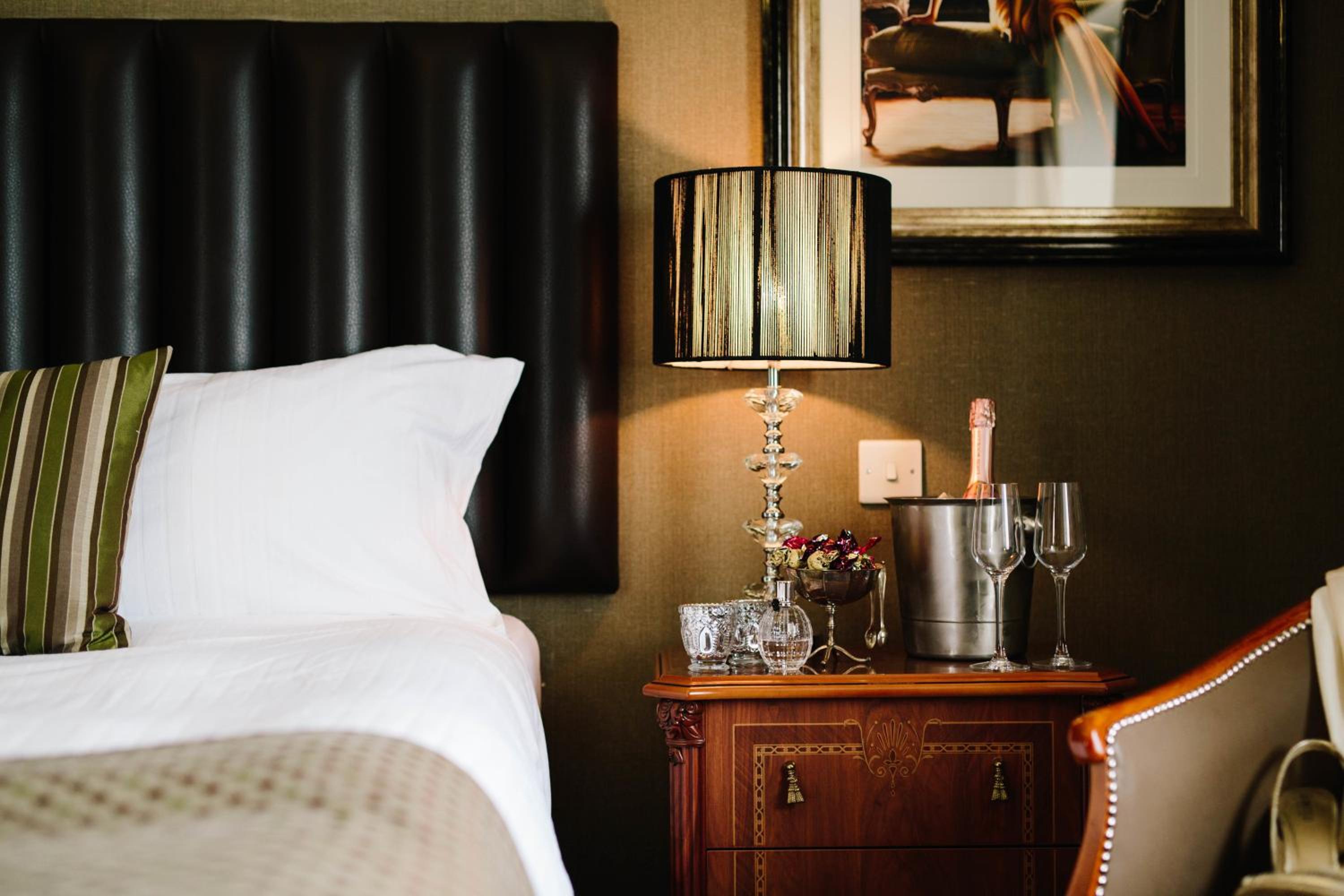 Executive Double Room - Photo 11