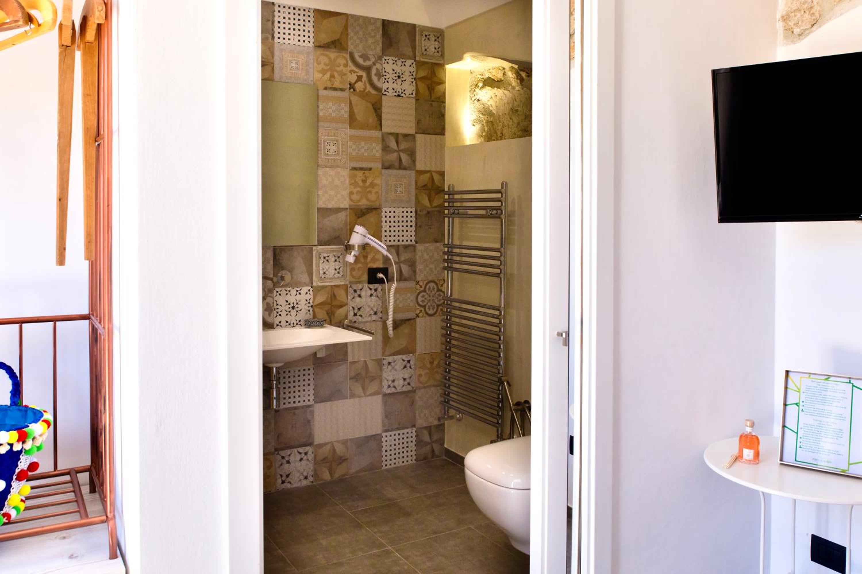 Superior Double Room - Photo 10
