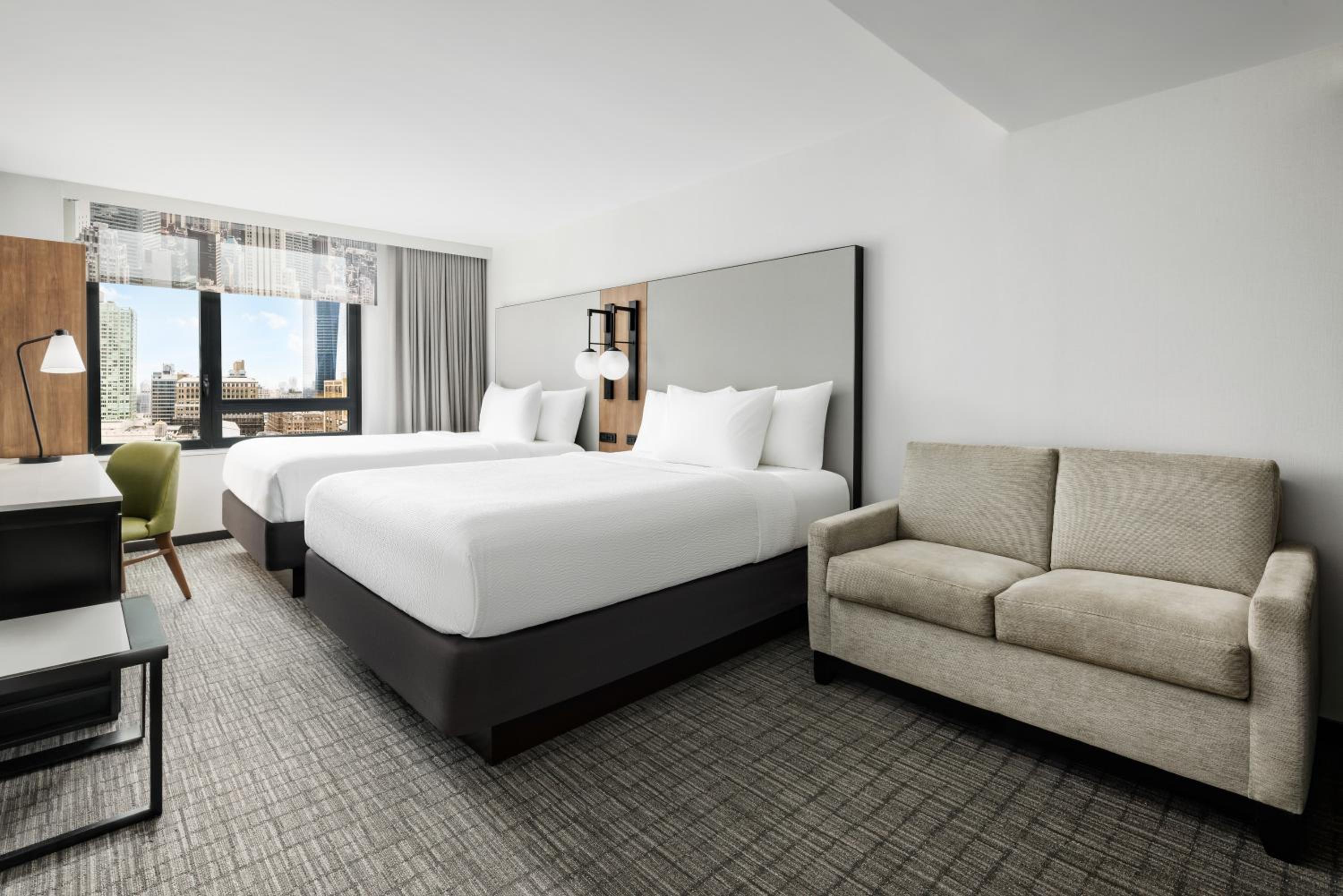 Executive Queen Room with Two Queen Beds photo 1