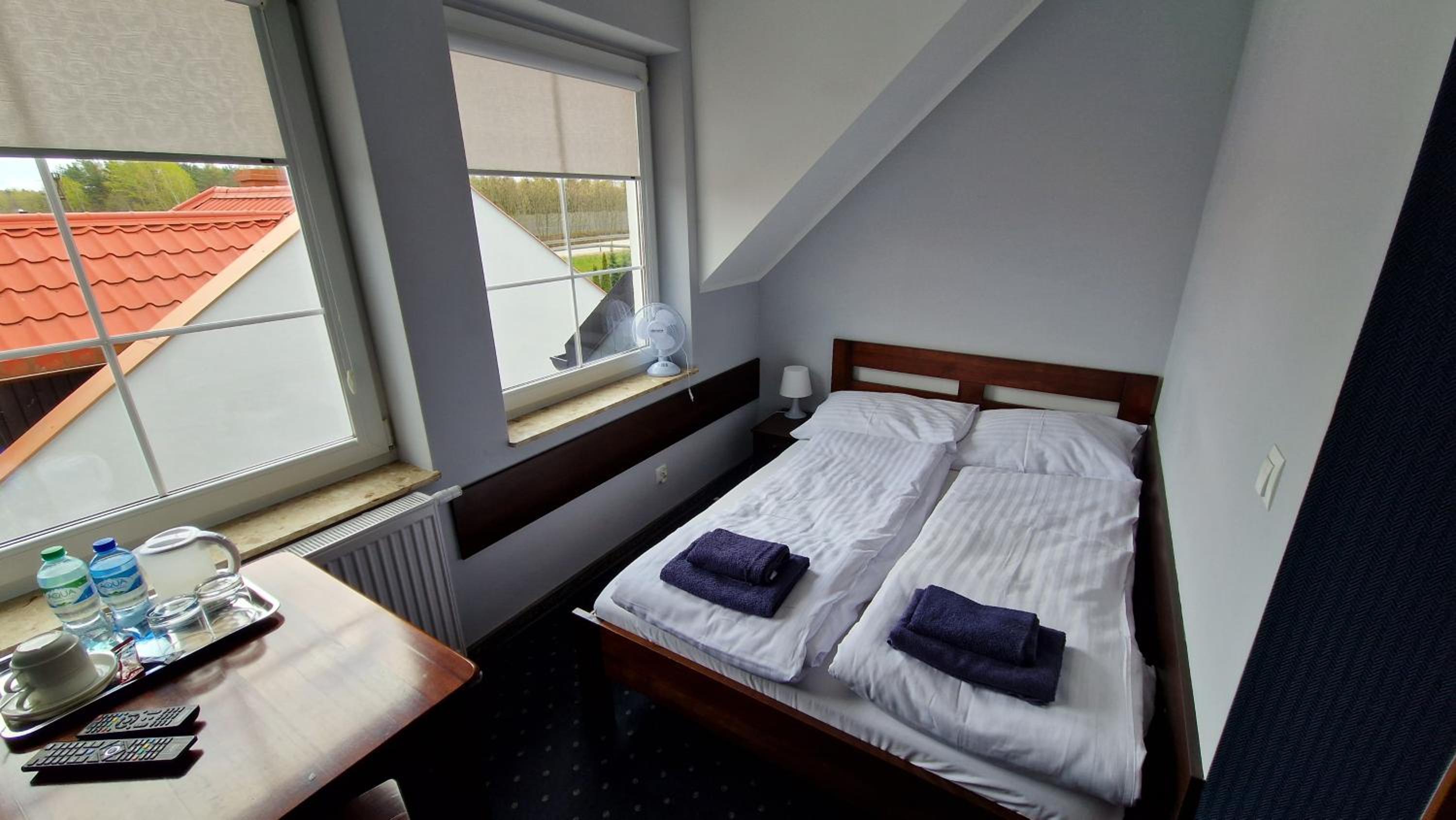 Large Double or Twin Room - Photo 22