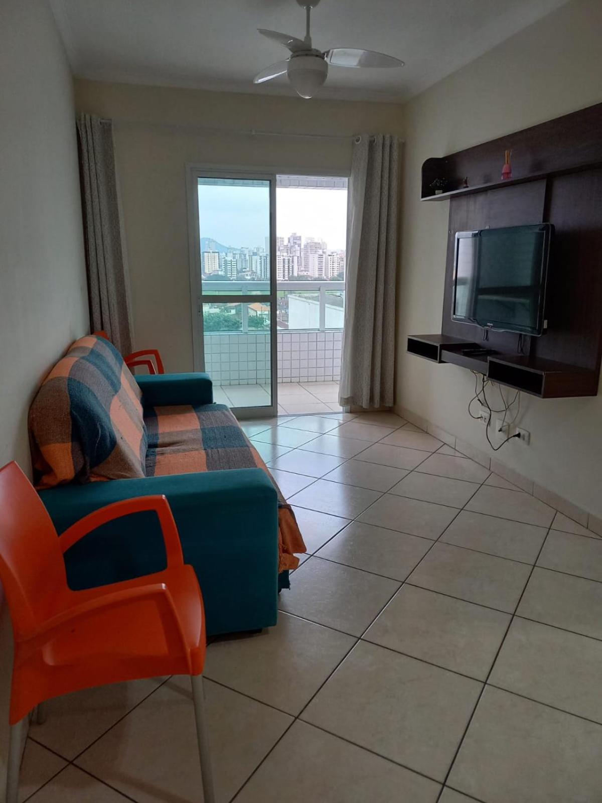 Apartment with Balcony - Photo 18