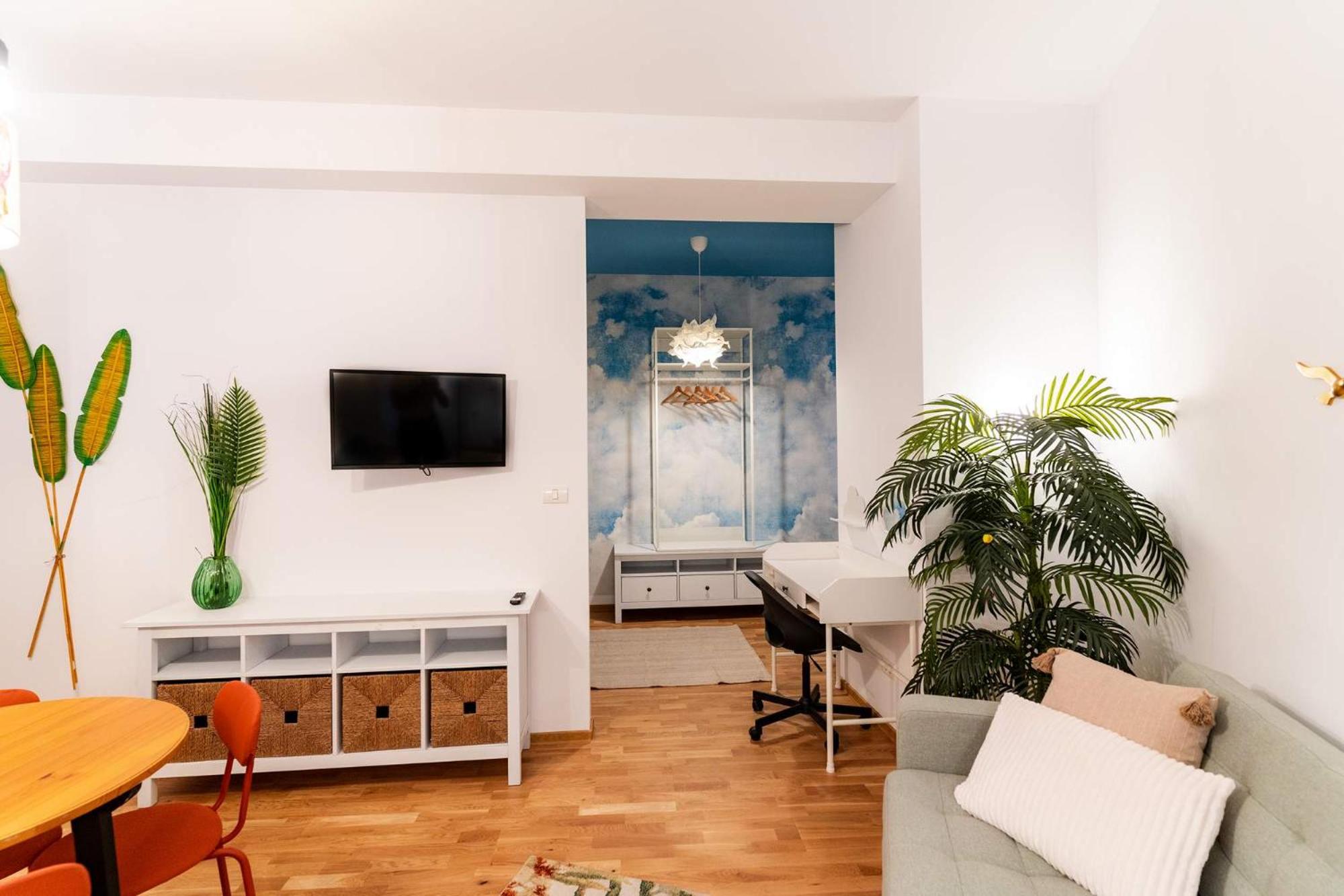 Studio Apartment - Photo 14