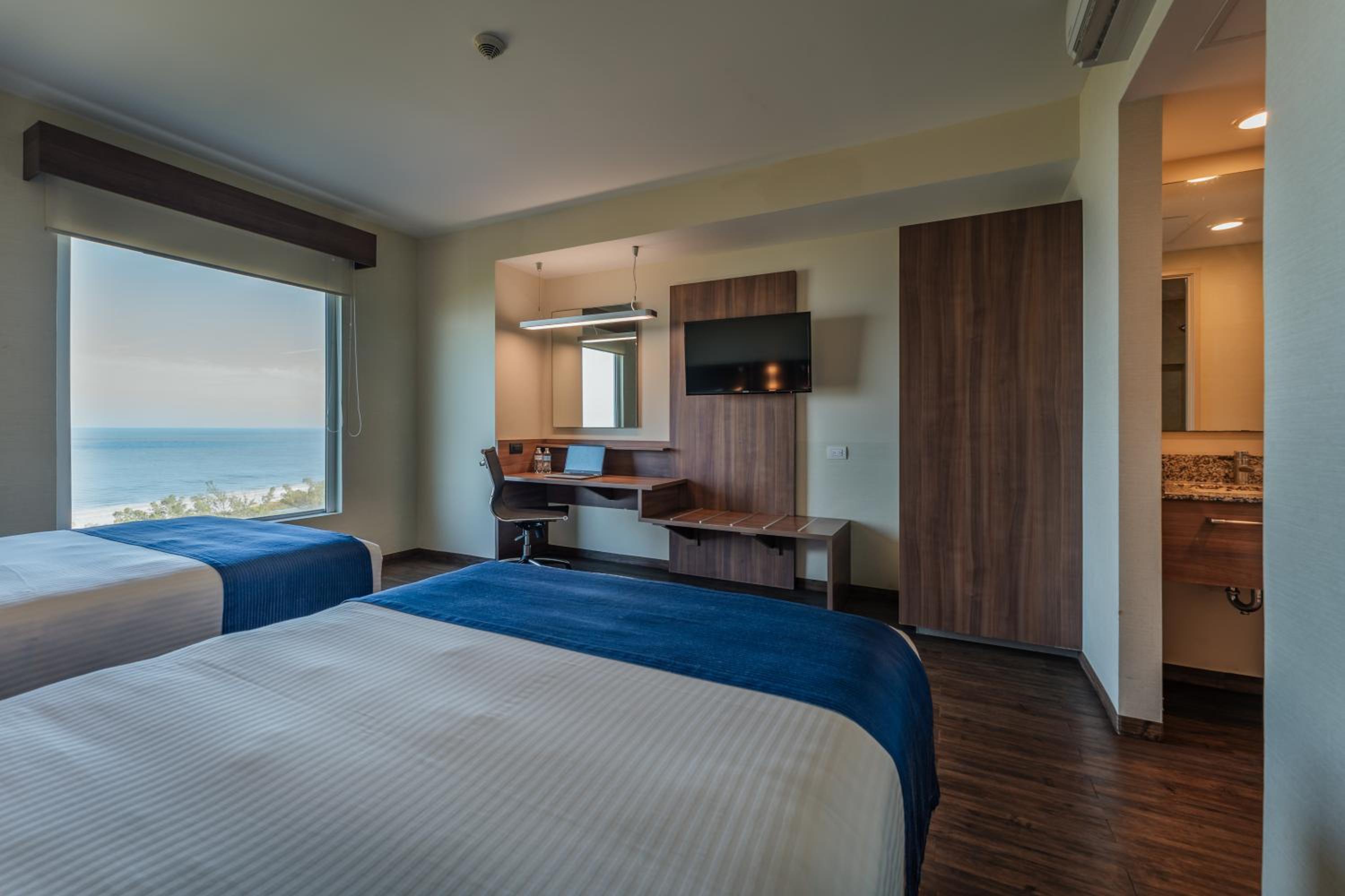 Double Room with Sea View photo 2