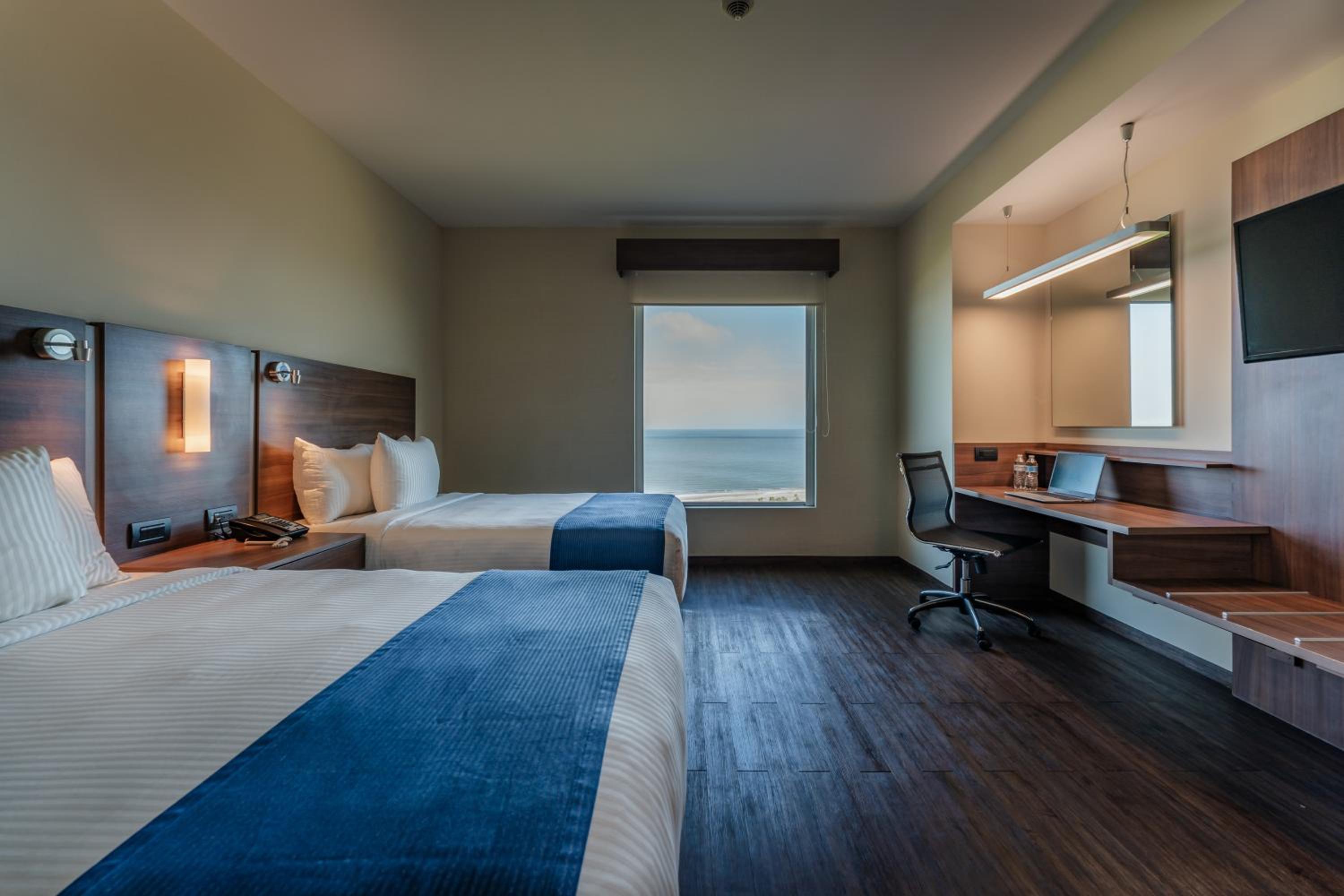 Double Room with Sea View photo 3