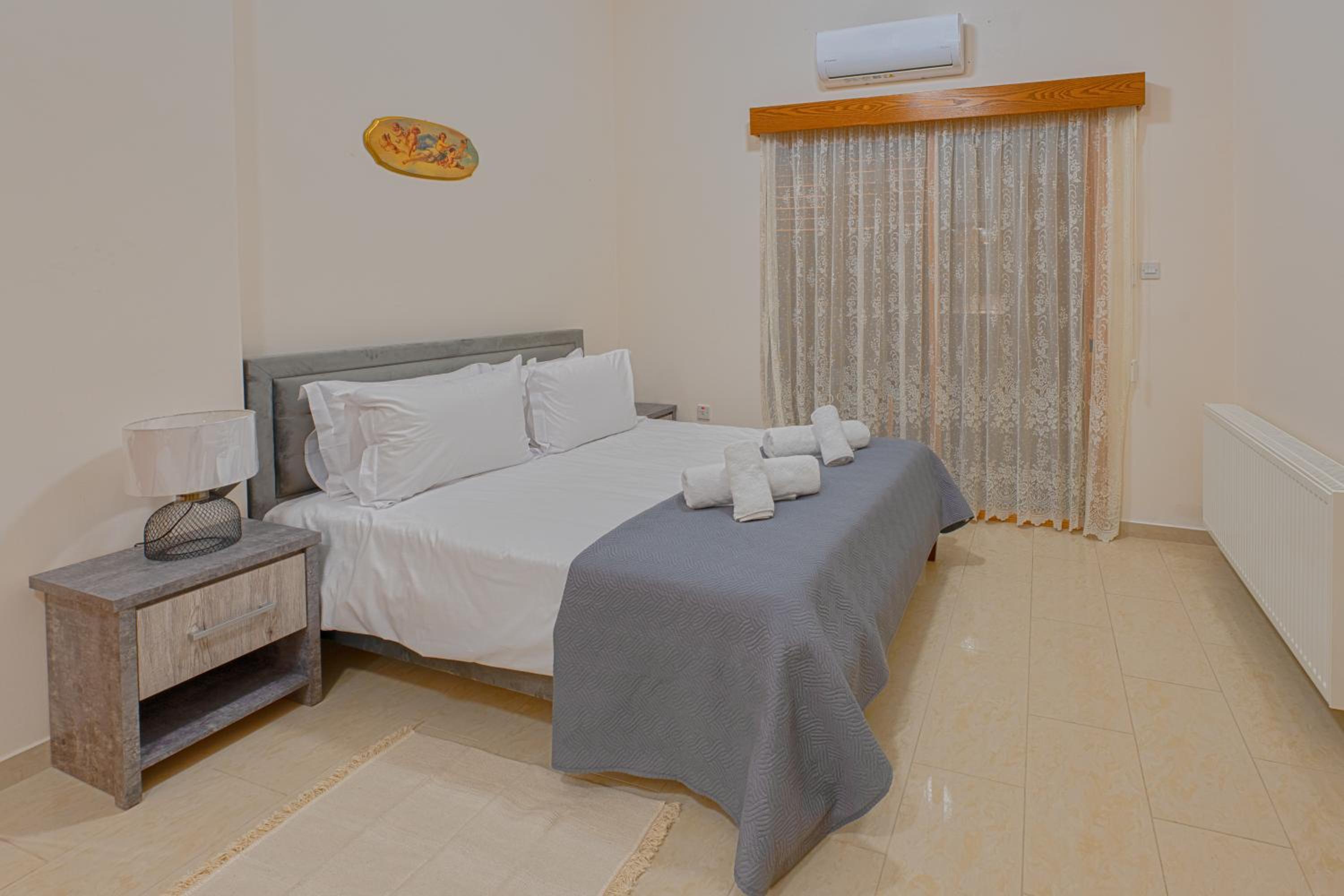 Three-Bedroom Villa photo 2