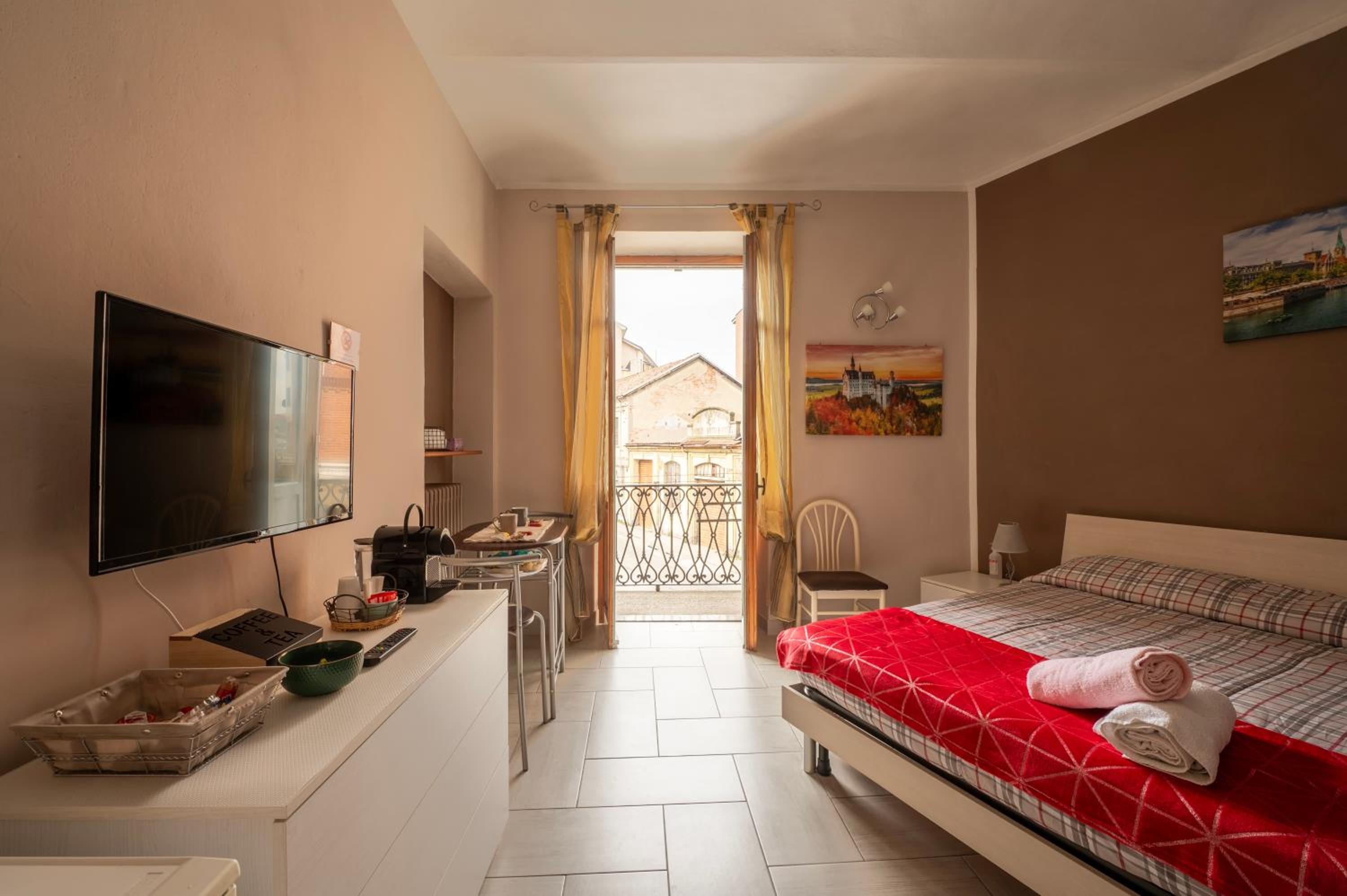 Large Double Room photo 3