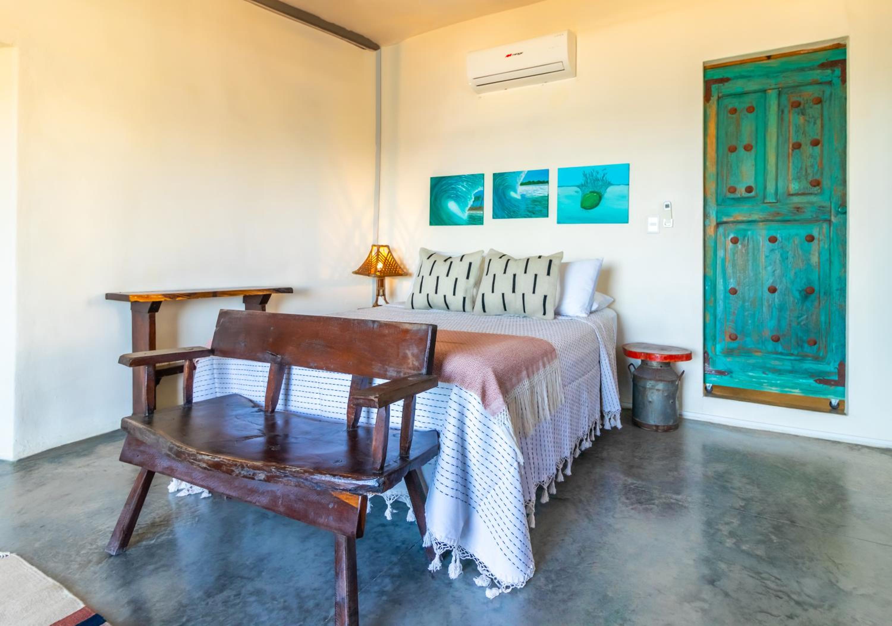 Deluxe Double Room with Balcony and Sea View - Photo 10