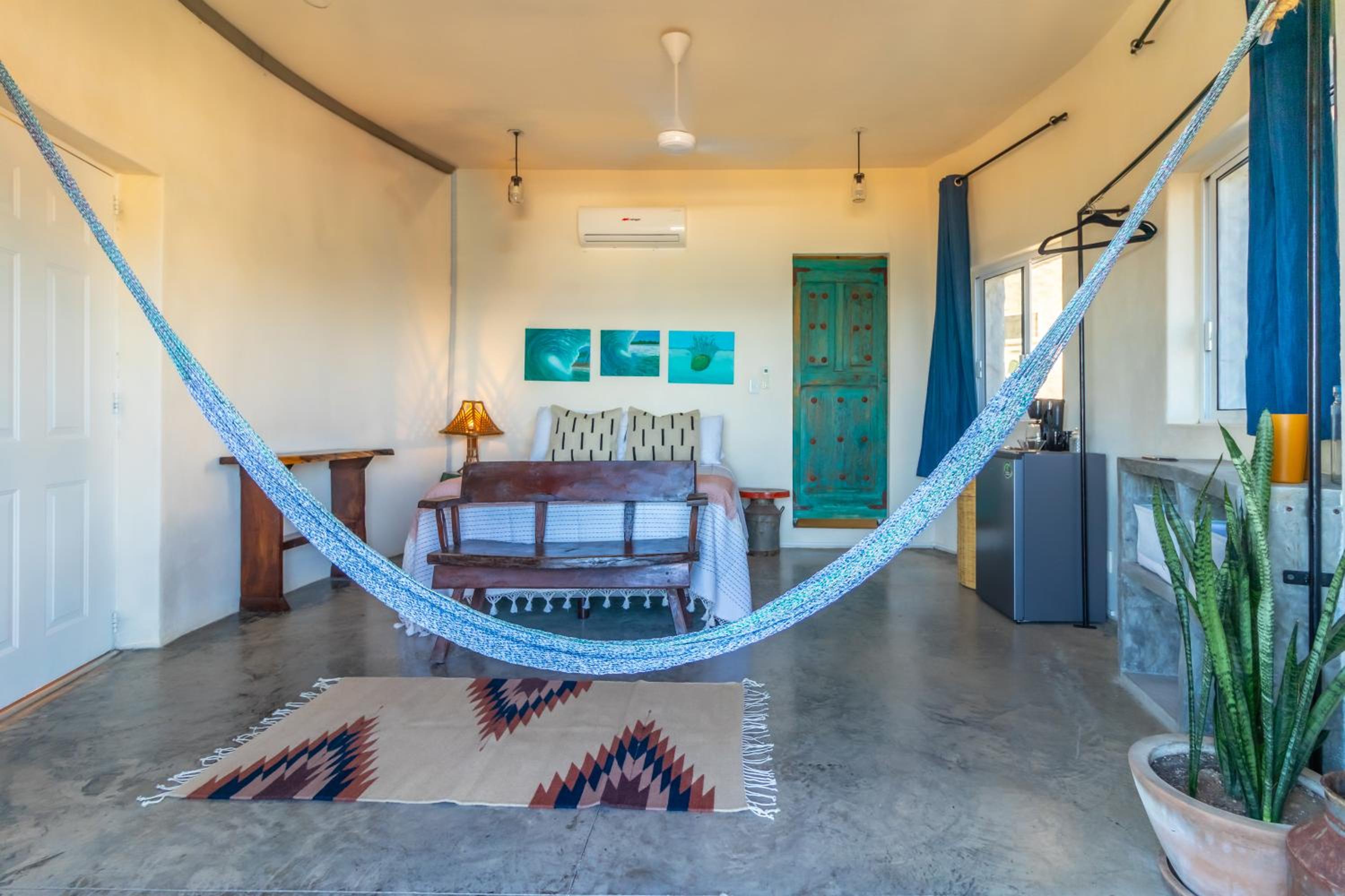 Deluxe Double Room with Balcony and Sea View - Photo 8