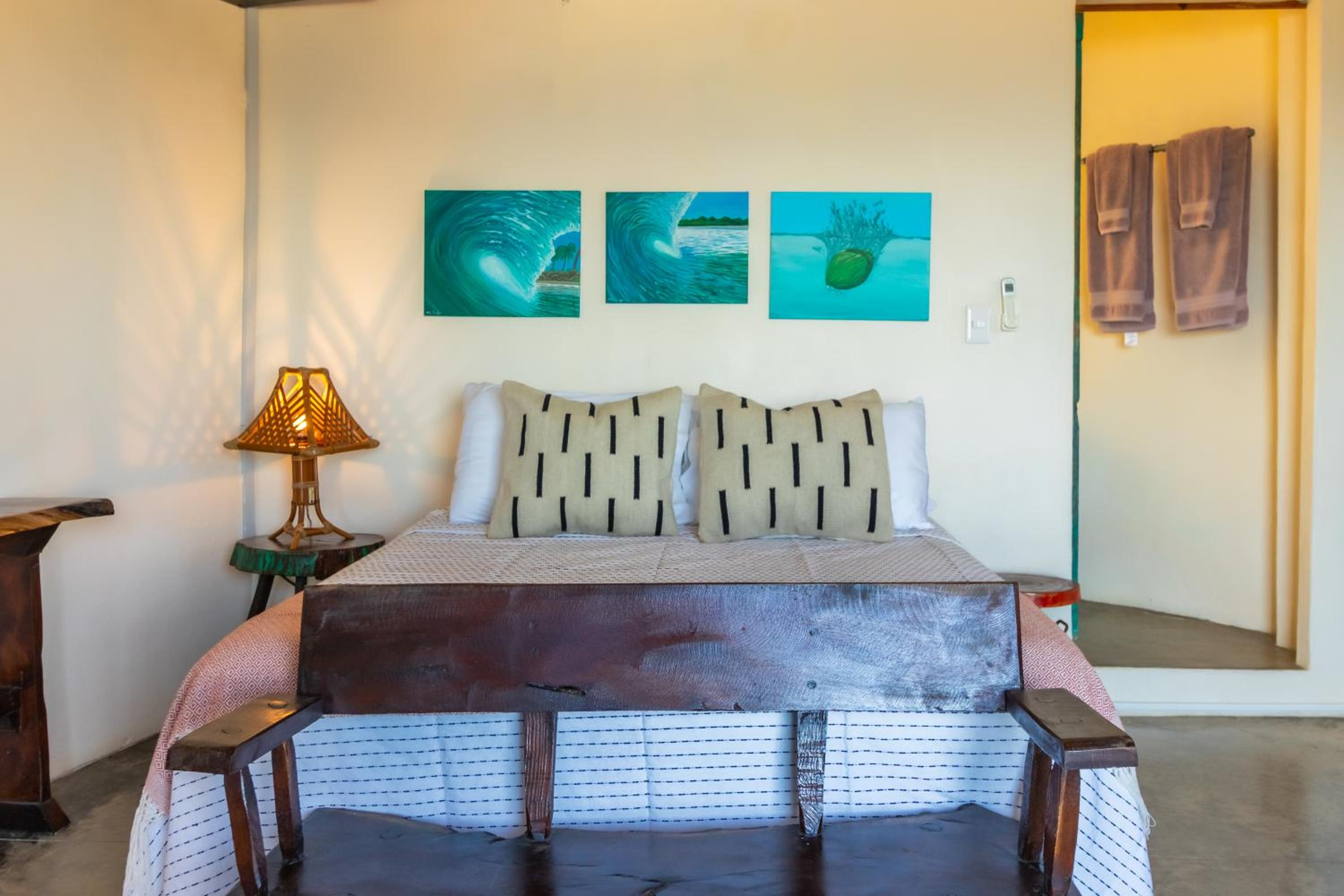 Deluxe Double Room with Balcony and Sea View - Photo 1