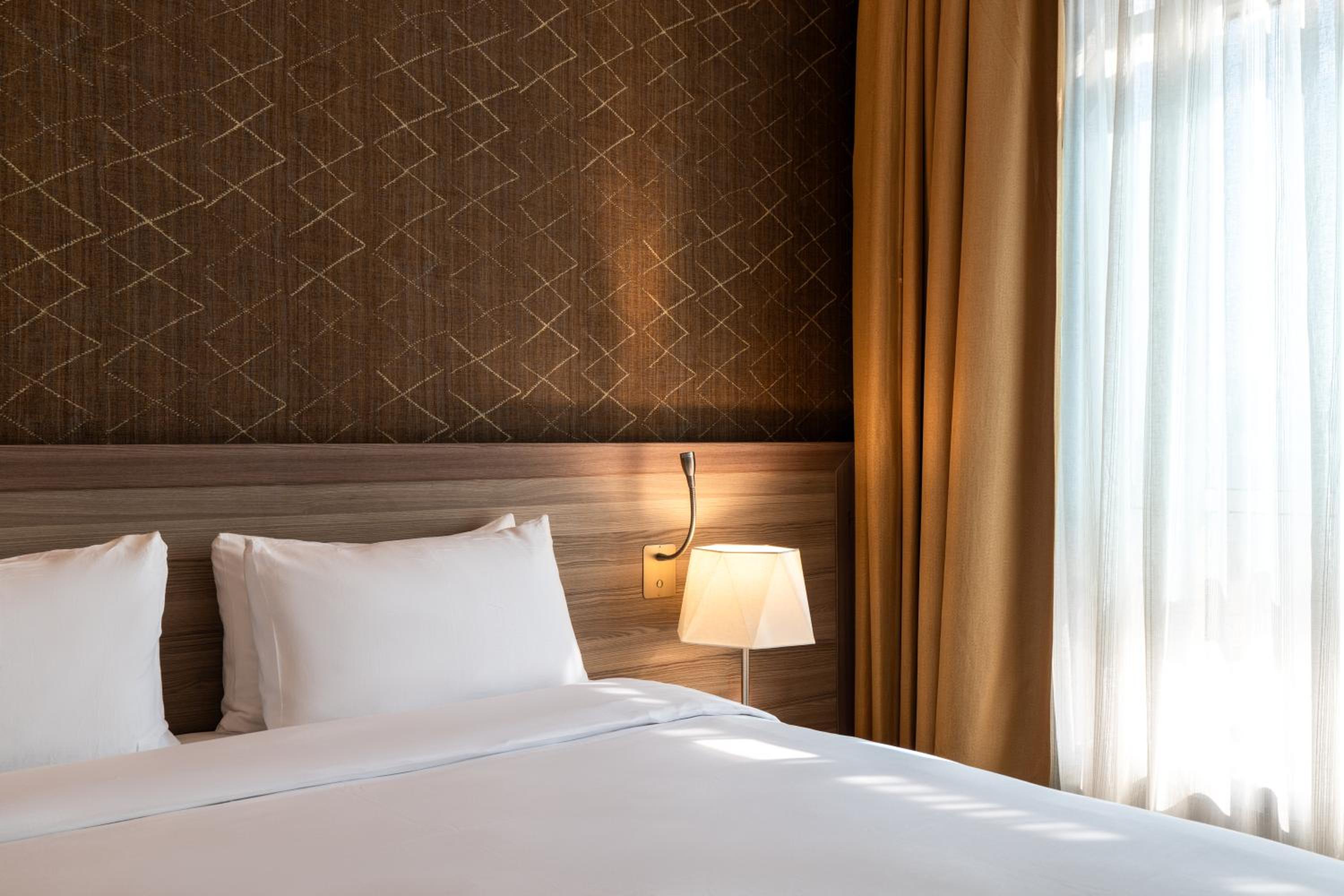 Classic Double Room - Photo 12