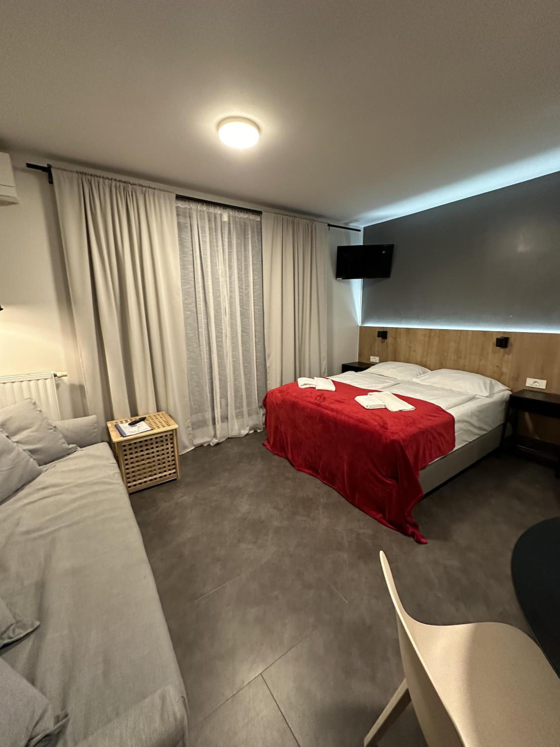 Studio Apartment photo 3