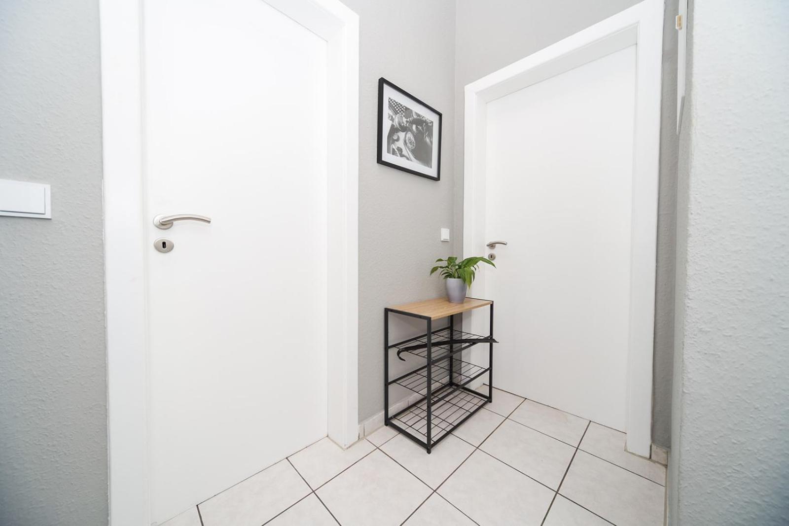 One-Bedroom Apartment photo 3