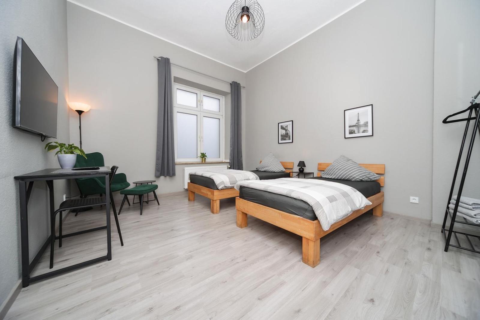 One-Bedroom Apartment photo 1
