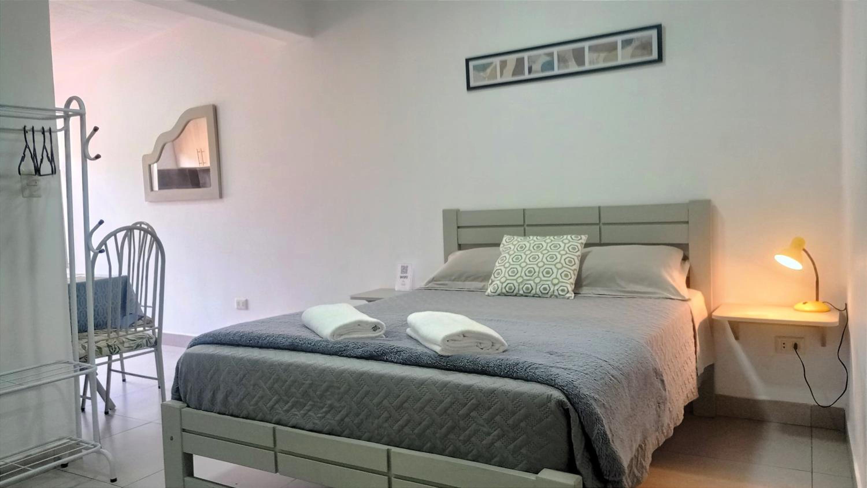 One-Bedroom Apartment photo 1