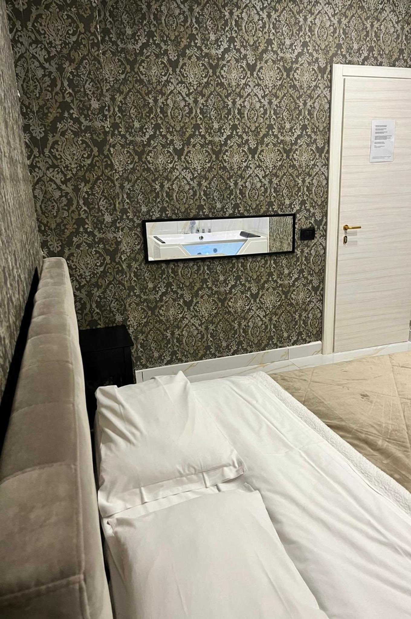 Large Double Room photo 1