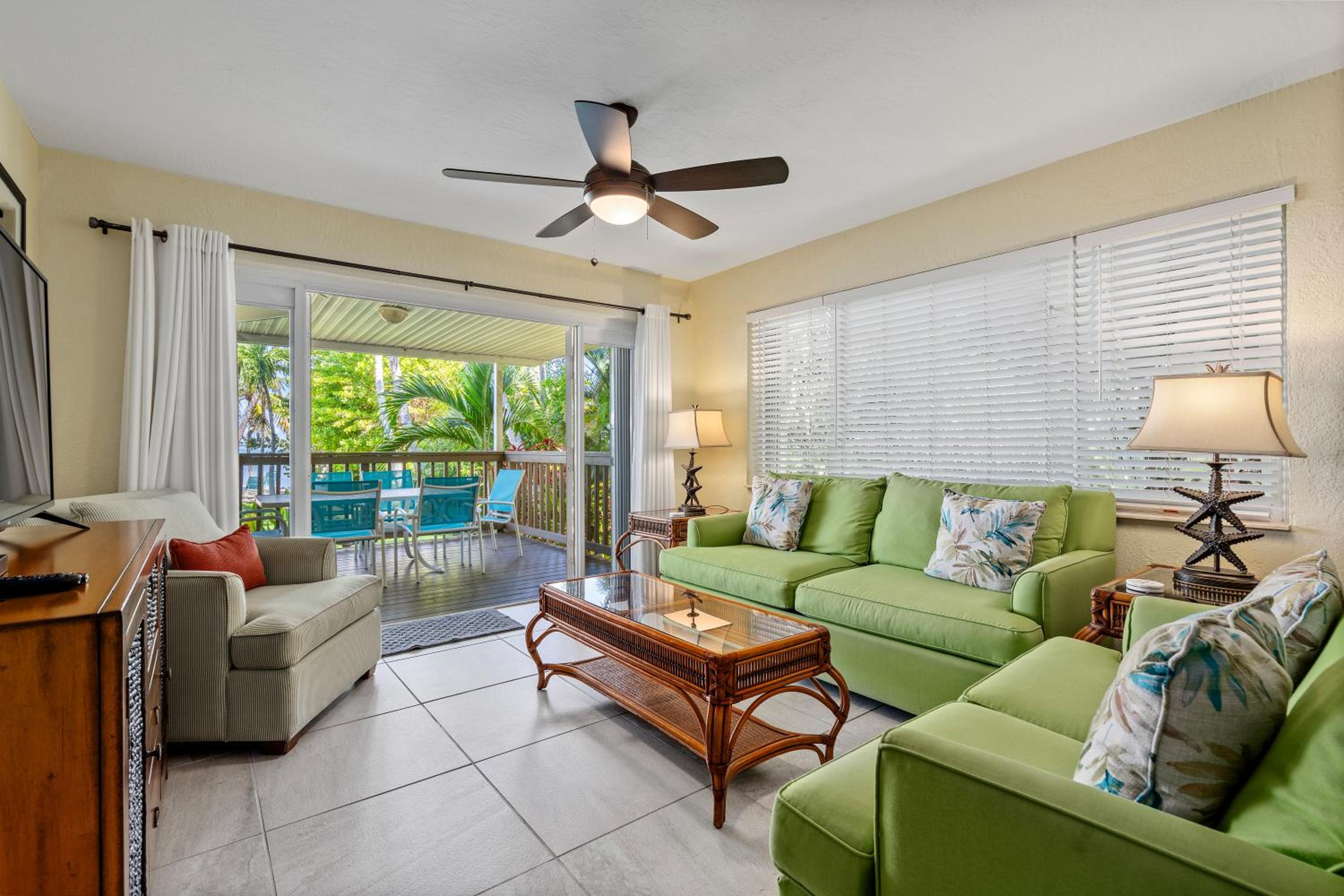 One-Bedroom Villa with Water View photo 2