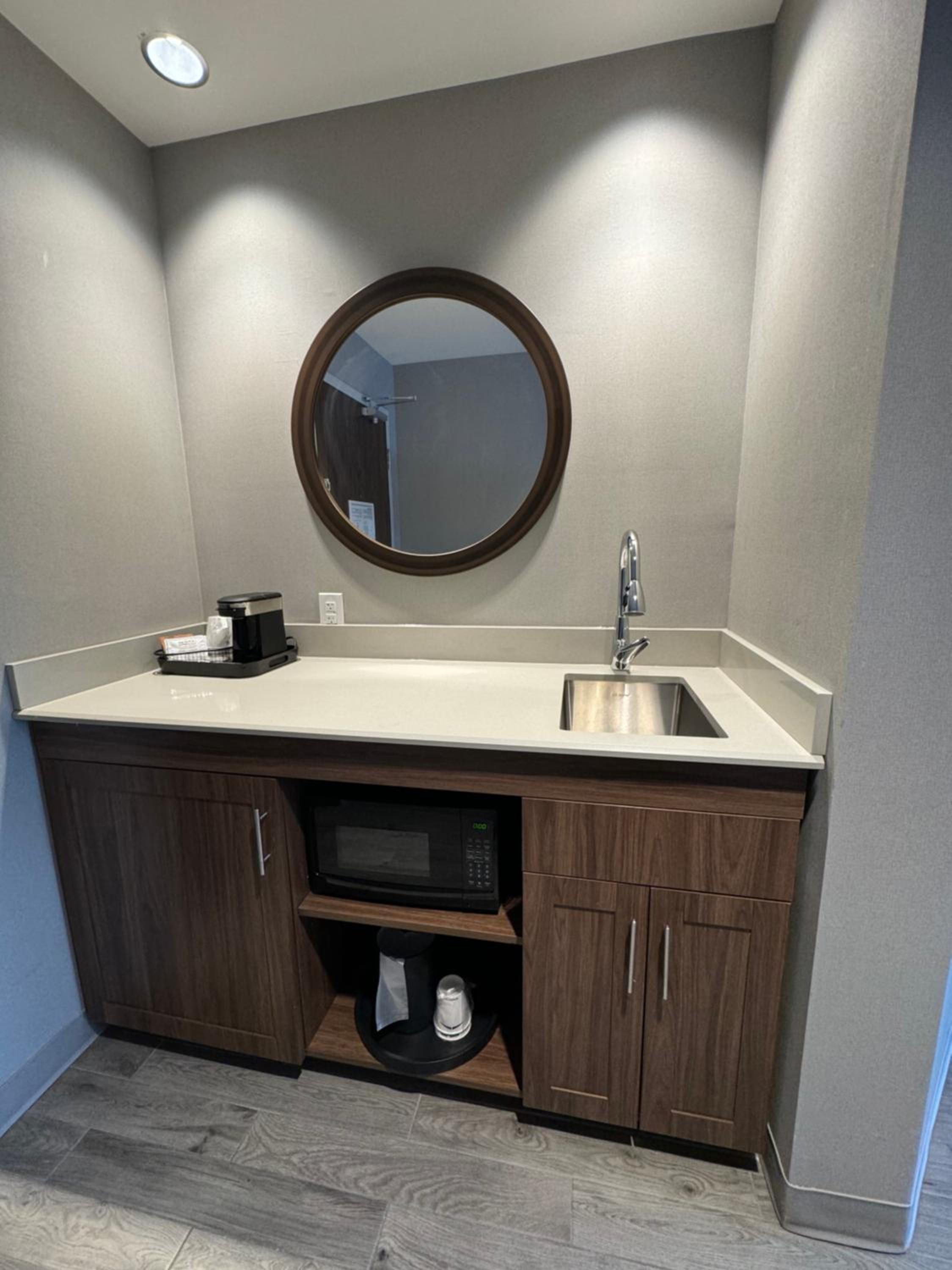 King Studio Suite - Non Smoking - Photo 6