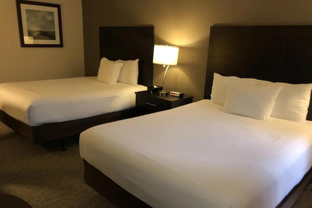 Queen Room with Two Queen Beds - Non-Smoking