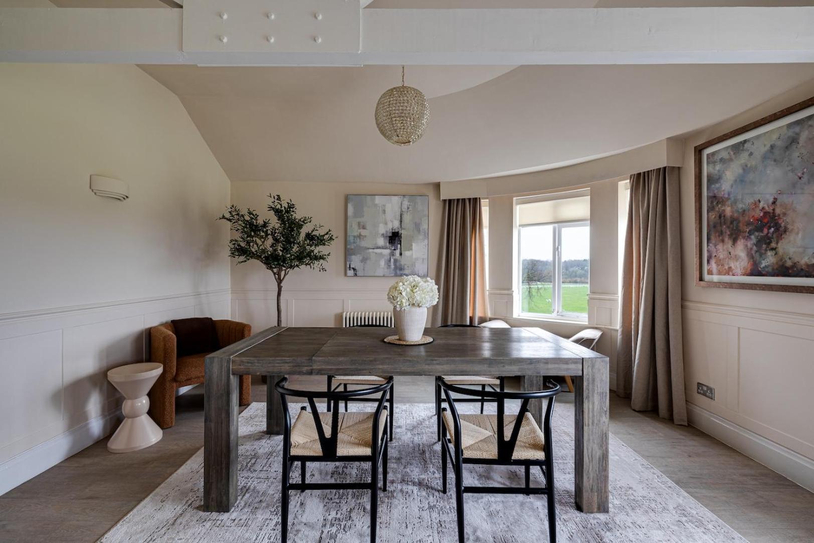Penthouse with racecourse view photo 2