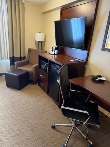 Queen Room - Non Smoking/Interior Hall - Photo 4