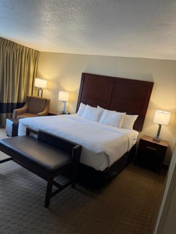 Efficiency Quadruple Room with Two Queen Beds and Dishwasher - Non Smoking