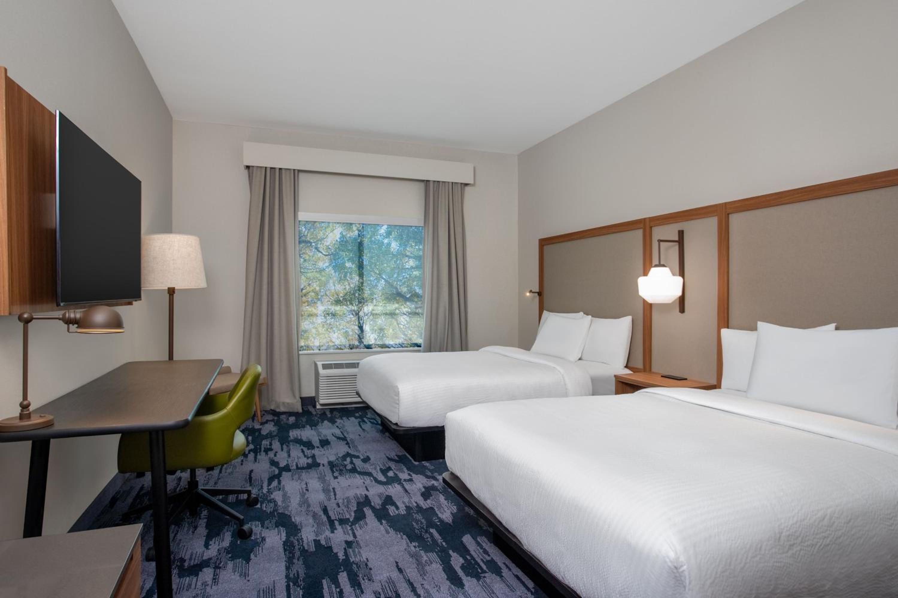 Queen Room with Two Queen Beds - Photo 1