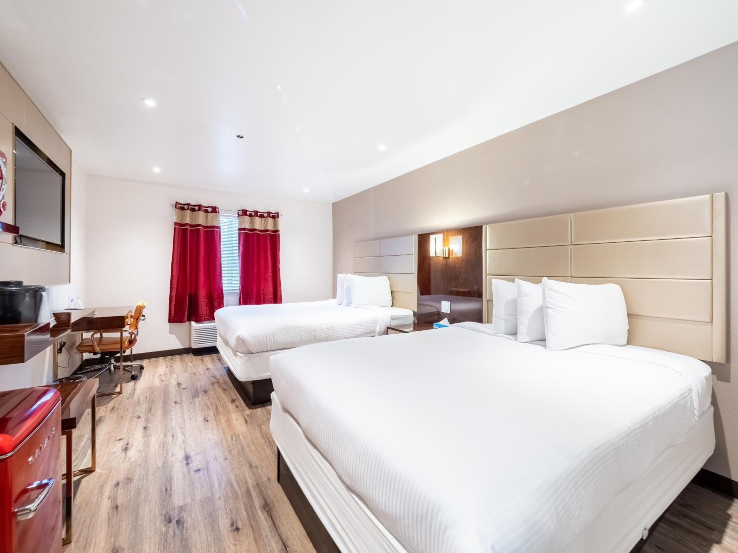Studio Suite with Two Queen Beds - Non-Smoking