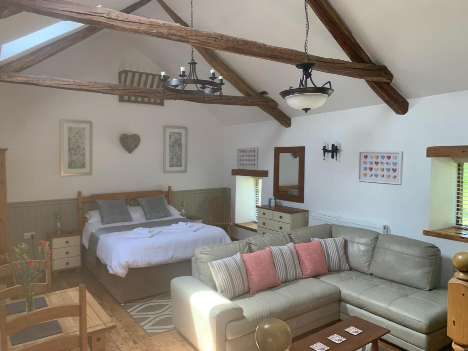 One-Bedroom House photo 1