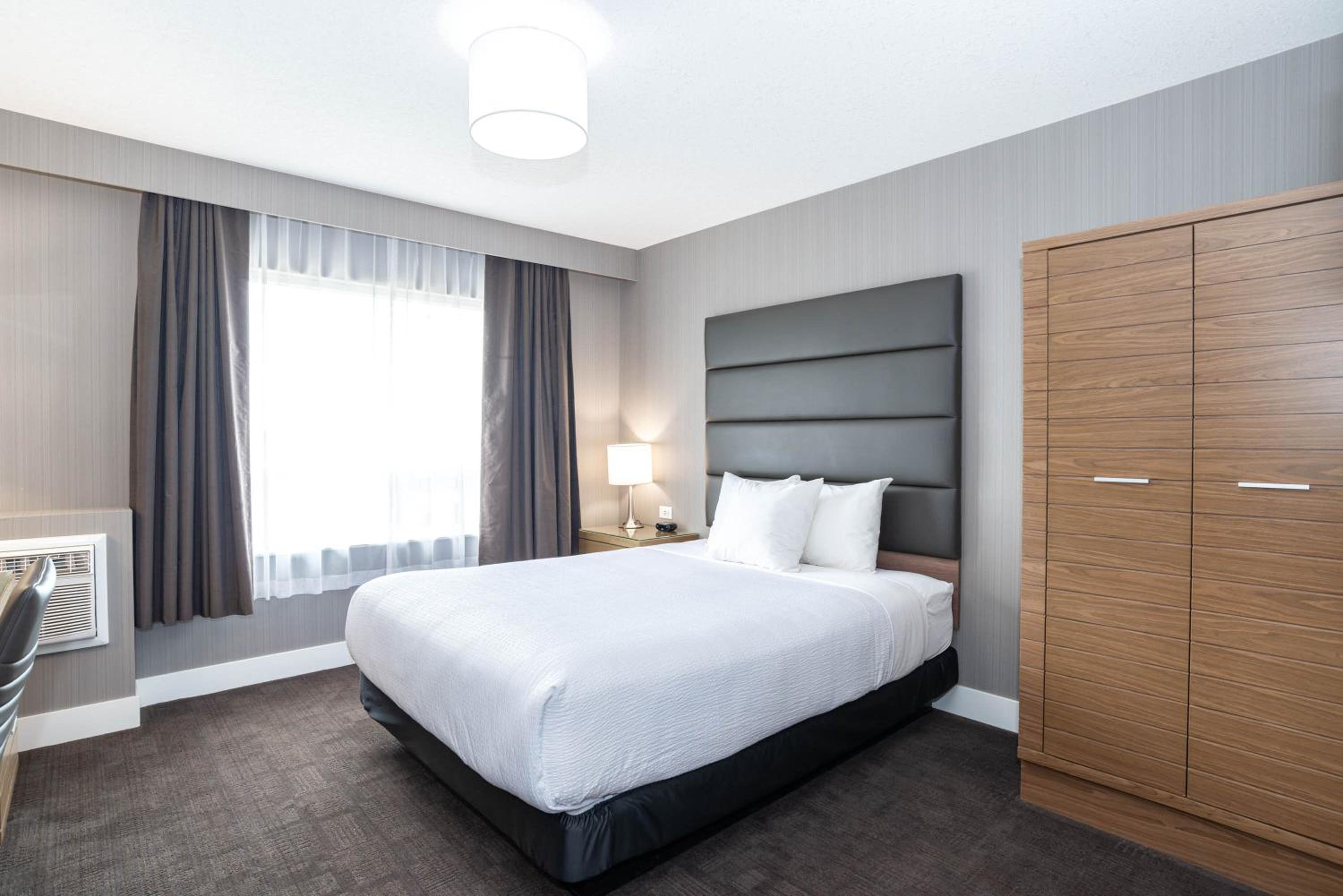 Standard Room, 1 Queen Bed - Photo 1